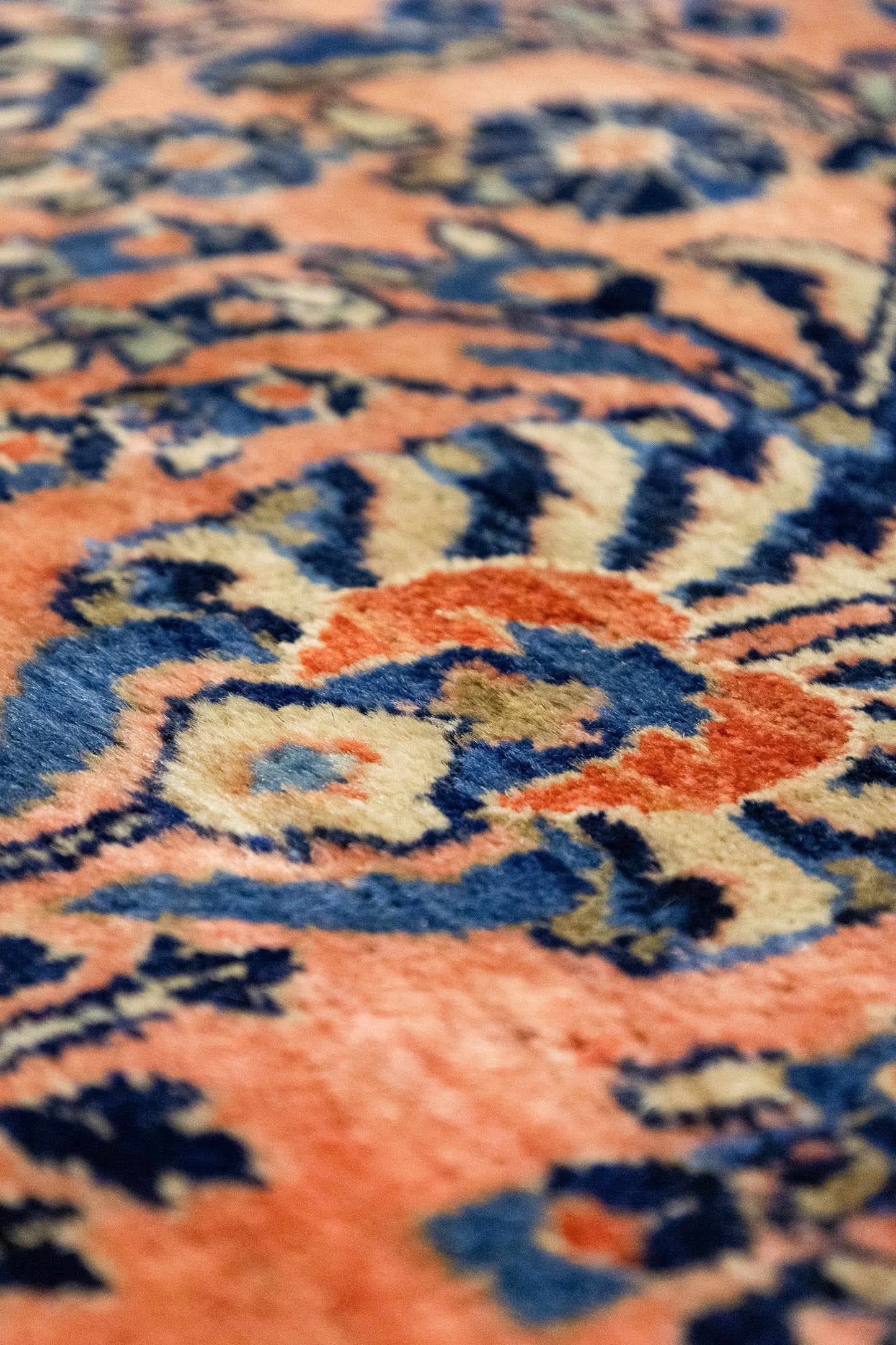 Antique Sarouk Handwoven Traditional Rug, J88831