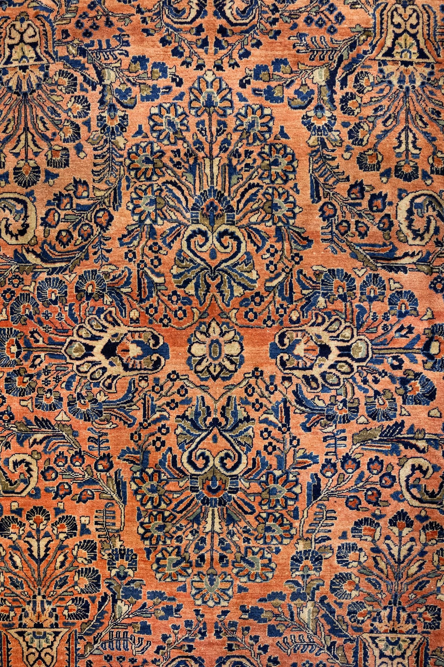 Antique Sarouk Handwoven Traditional Rug, J88831