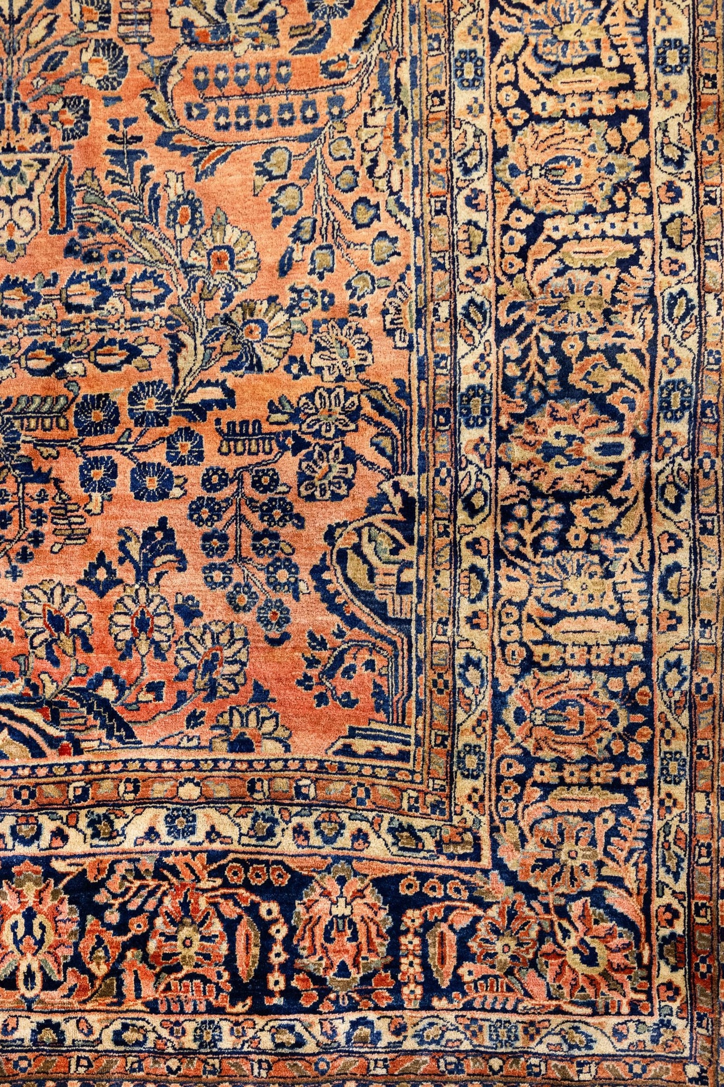 Antique Sarouk Handwoven Traditional Rug, J88831