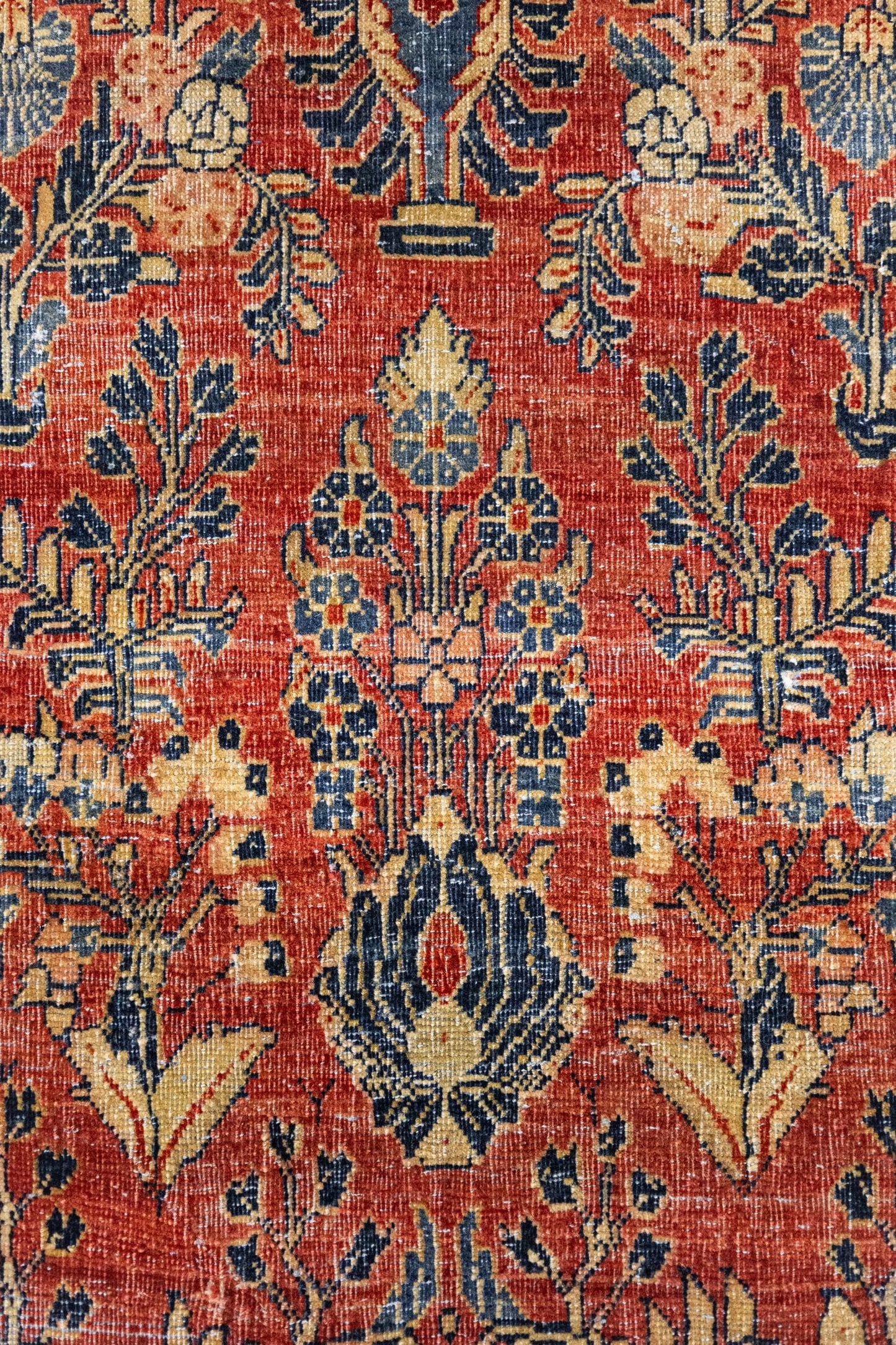 Vintage Sarouk Handwoven Traditional Rug, J89143