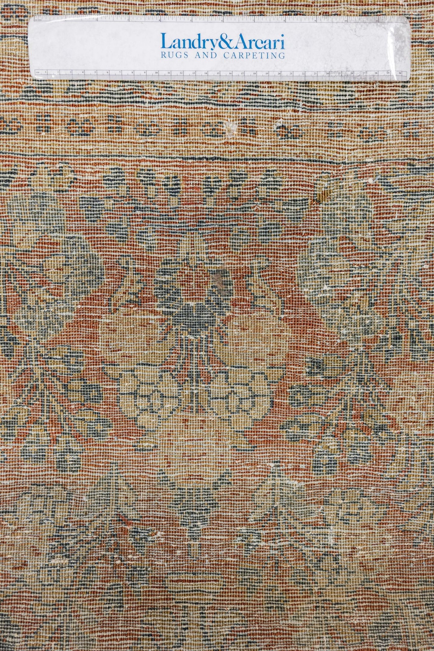 Vintage Sarouk Handwoven Traditional Rug, J89143