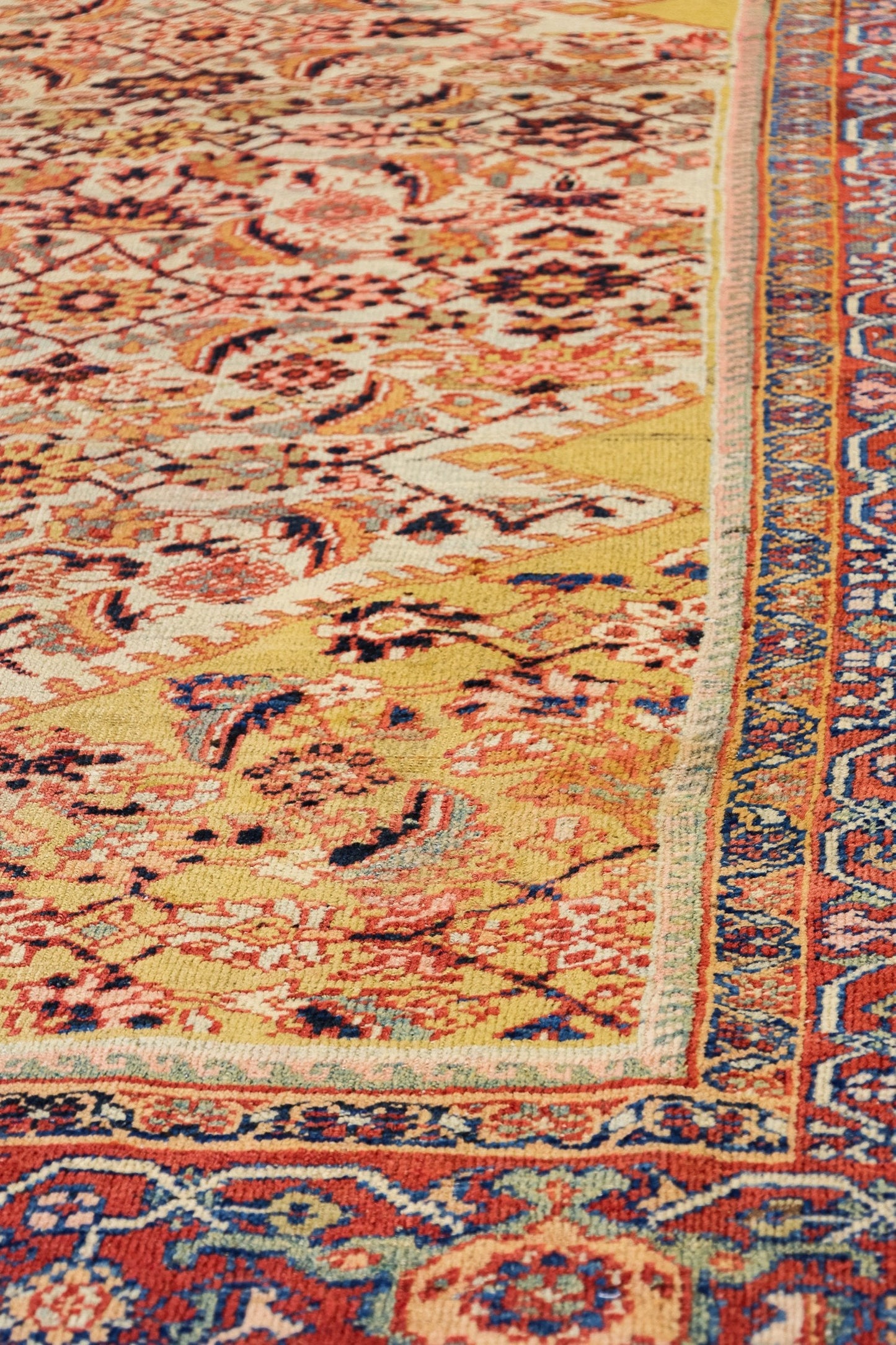 Antique Sultanabad Handwoven Traditional Rug, 83207