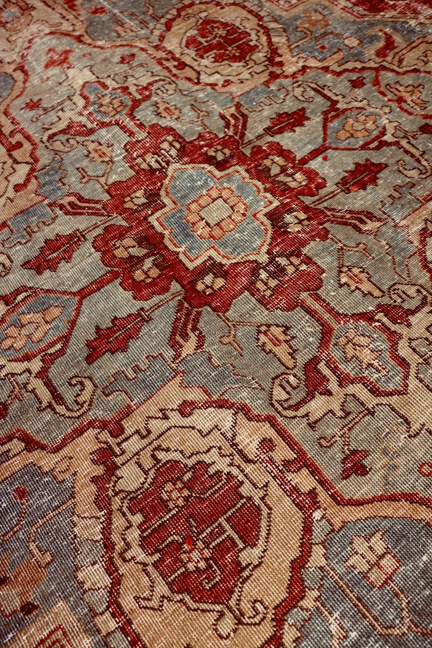 Vintage Tabriz Handwoven Traditional Rug, J68311