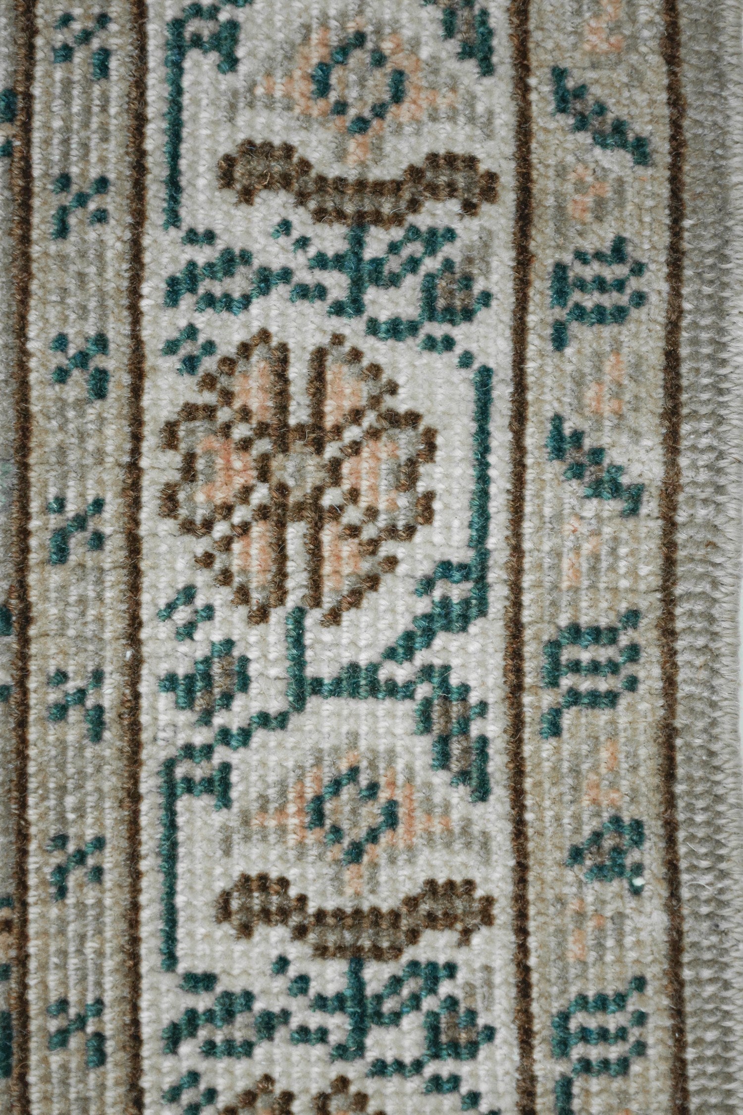 Vintage Tabriz Handwoven Traditional Rug, J69004