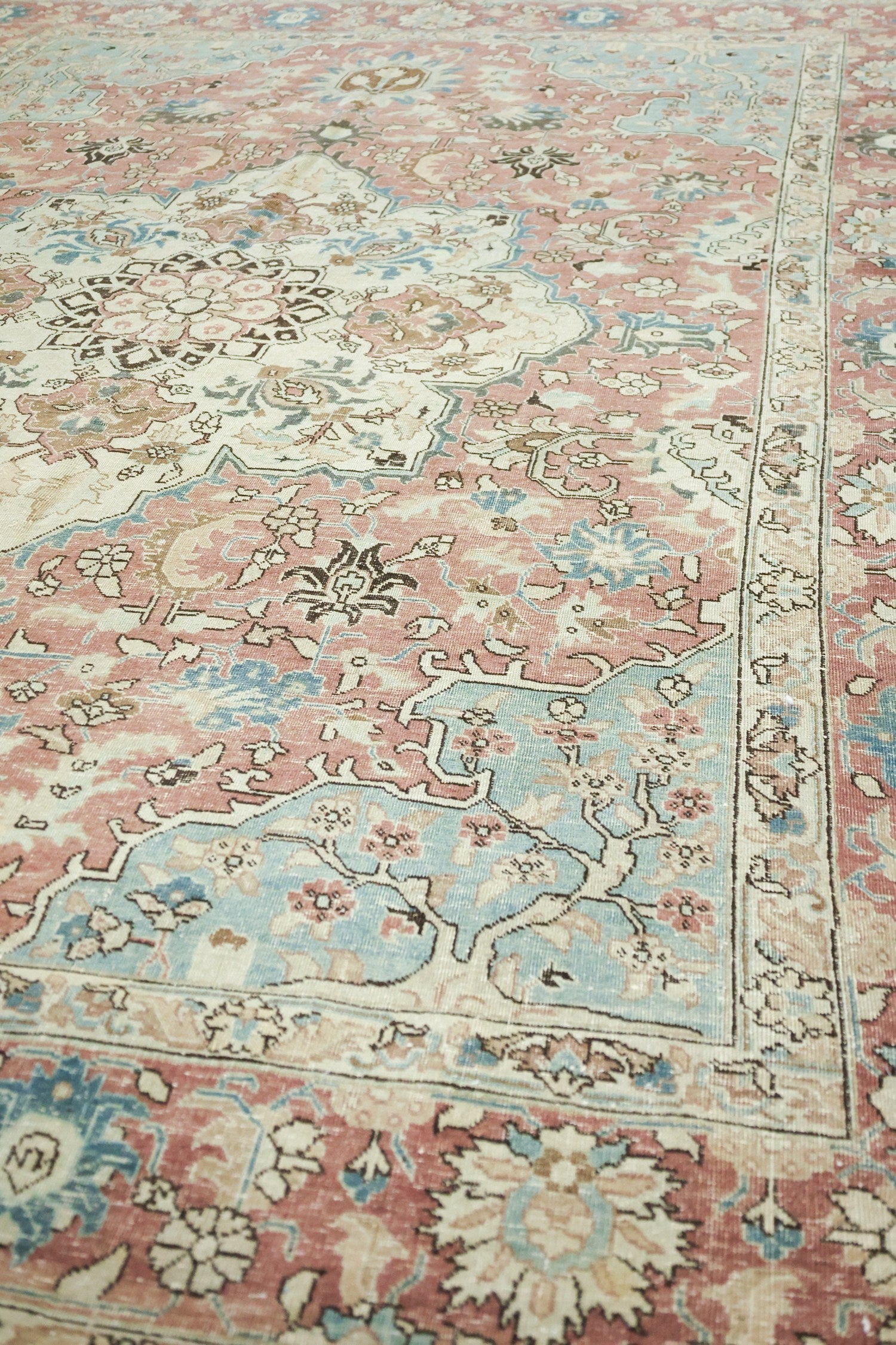 Vintage Tabriz Handwoven Traditional Rug, J69216