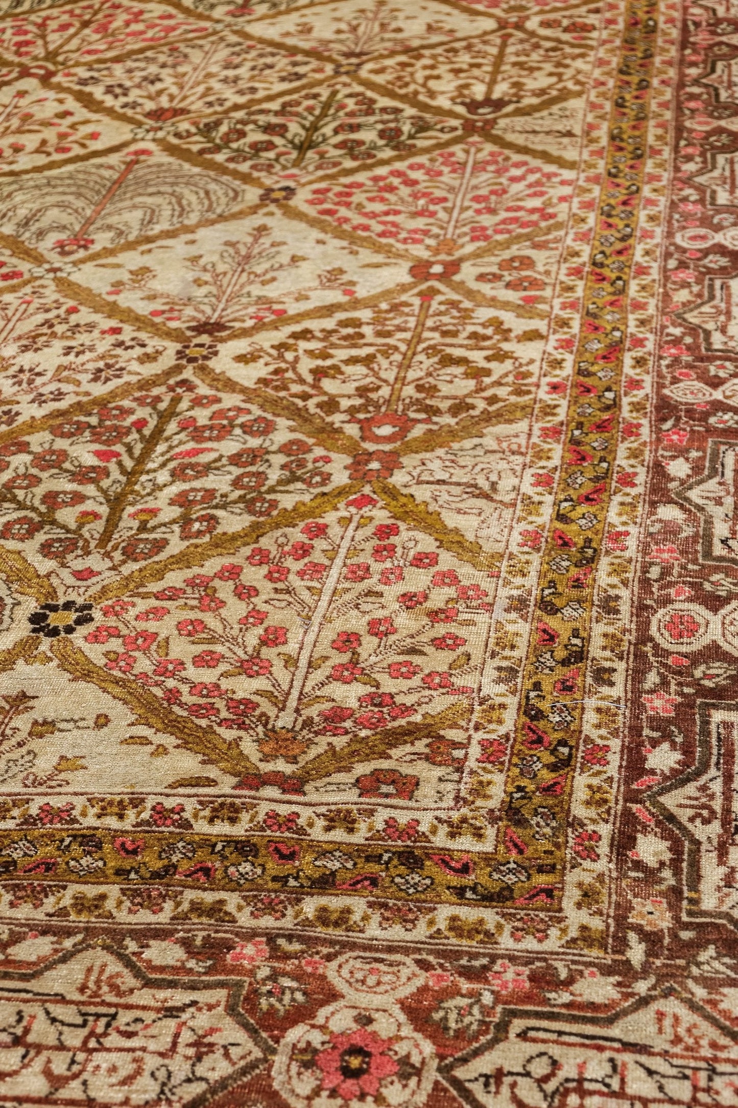 Antique Tabriz Handwoven Traditional Rug, 83205