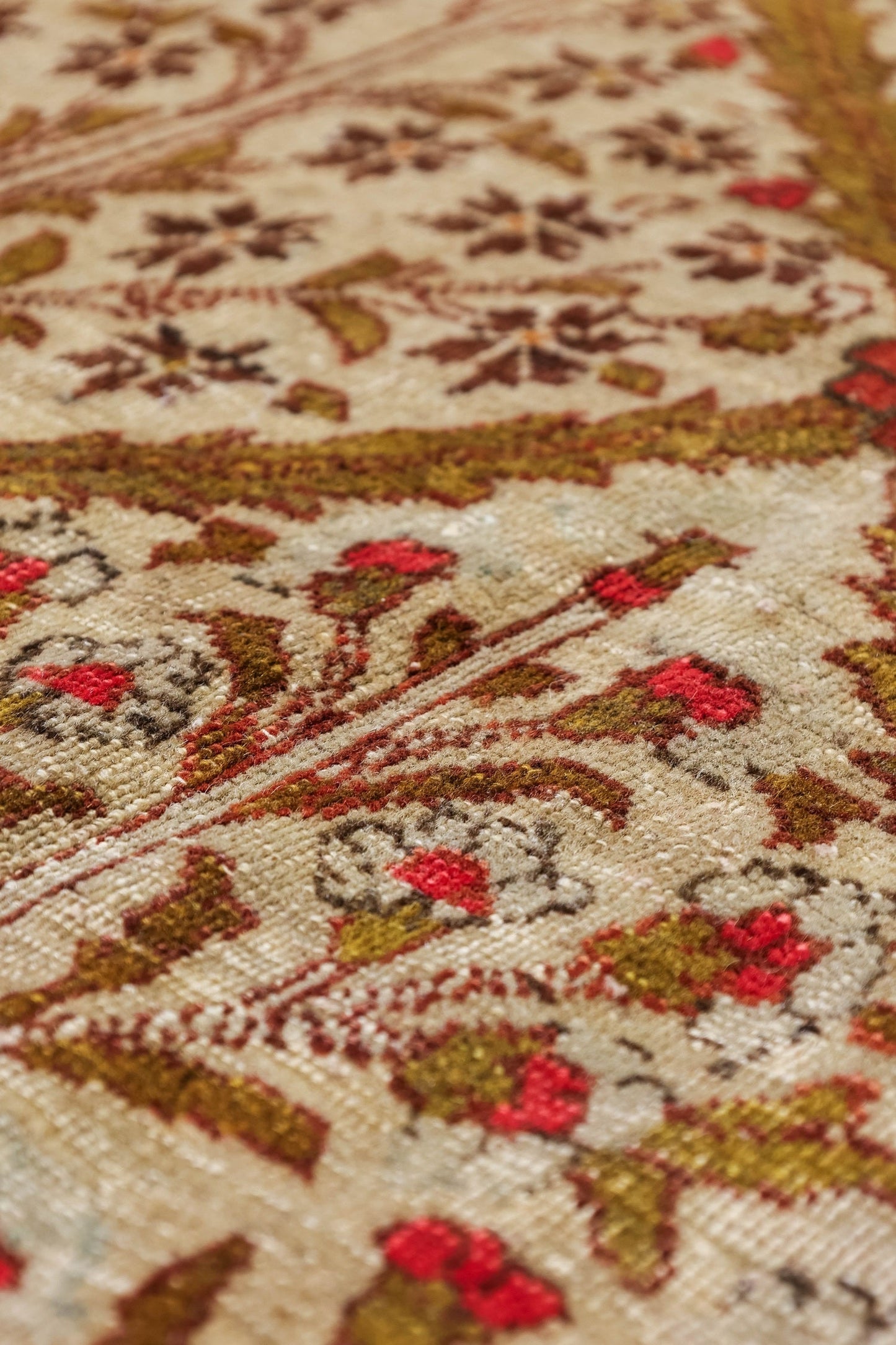 Antique Tabriz Handwoven Traditional Rug, 83205
