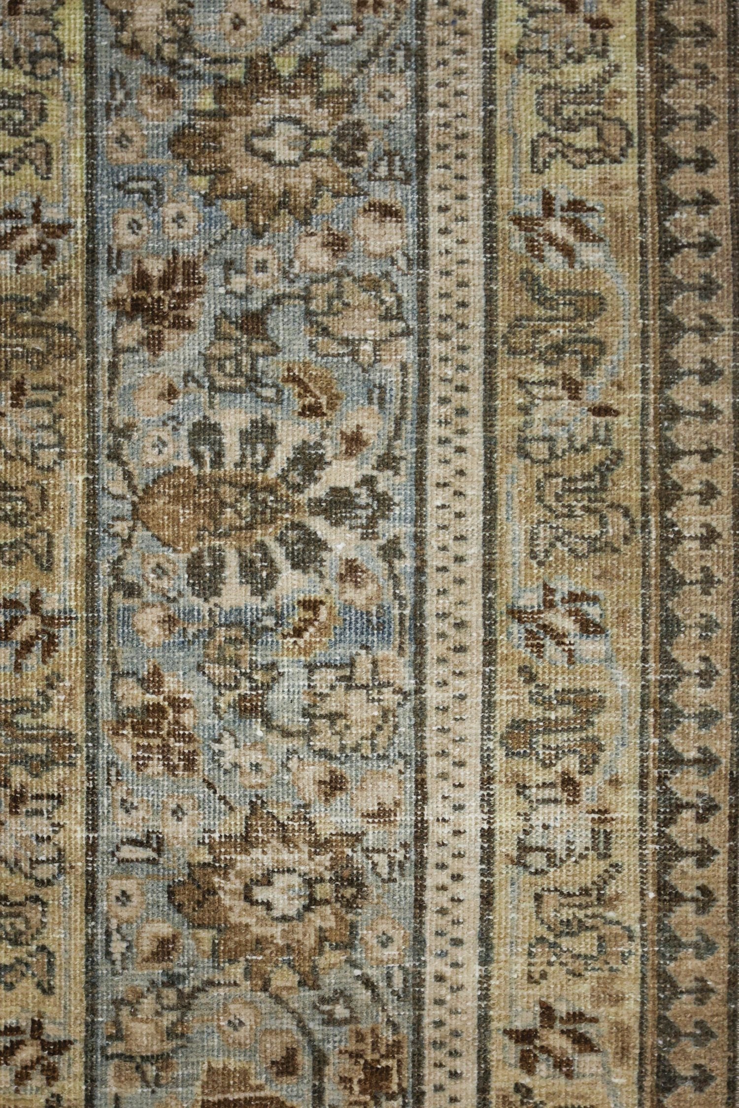 Vintage Tabriz Handwoven Traditional Rug, J67445