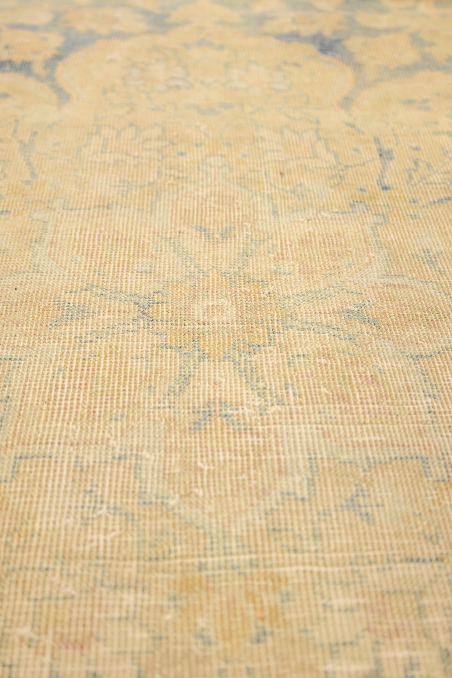Vintage Tabriz Handwoven Traditional Rug, J67601