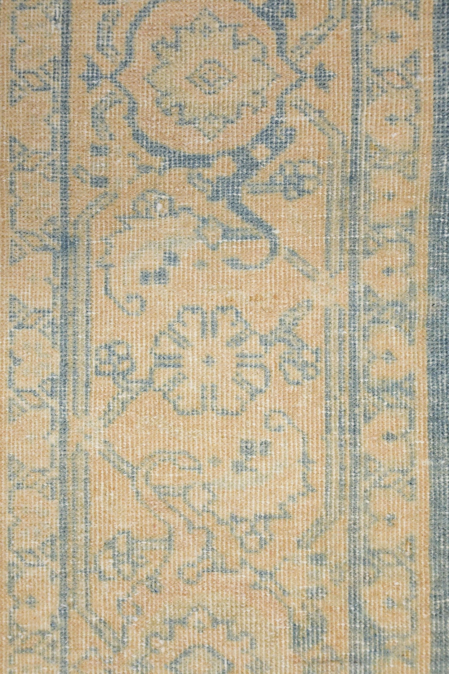 Vintage Tabriz Handwoven Traditional Rug, J67608