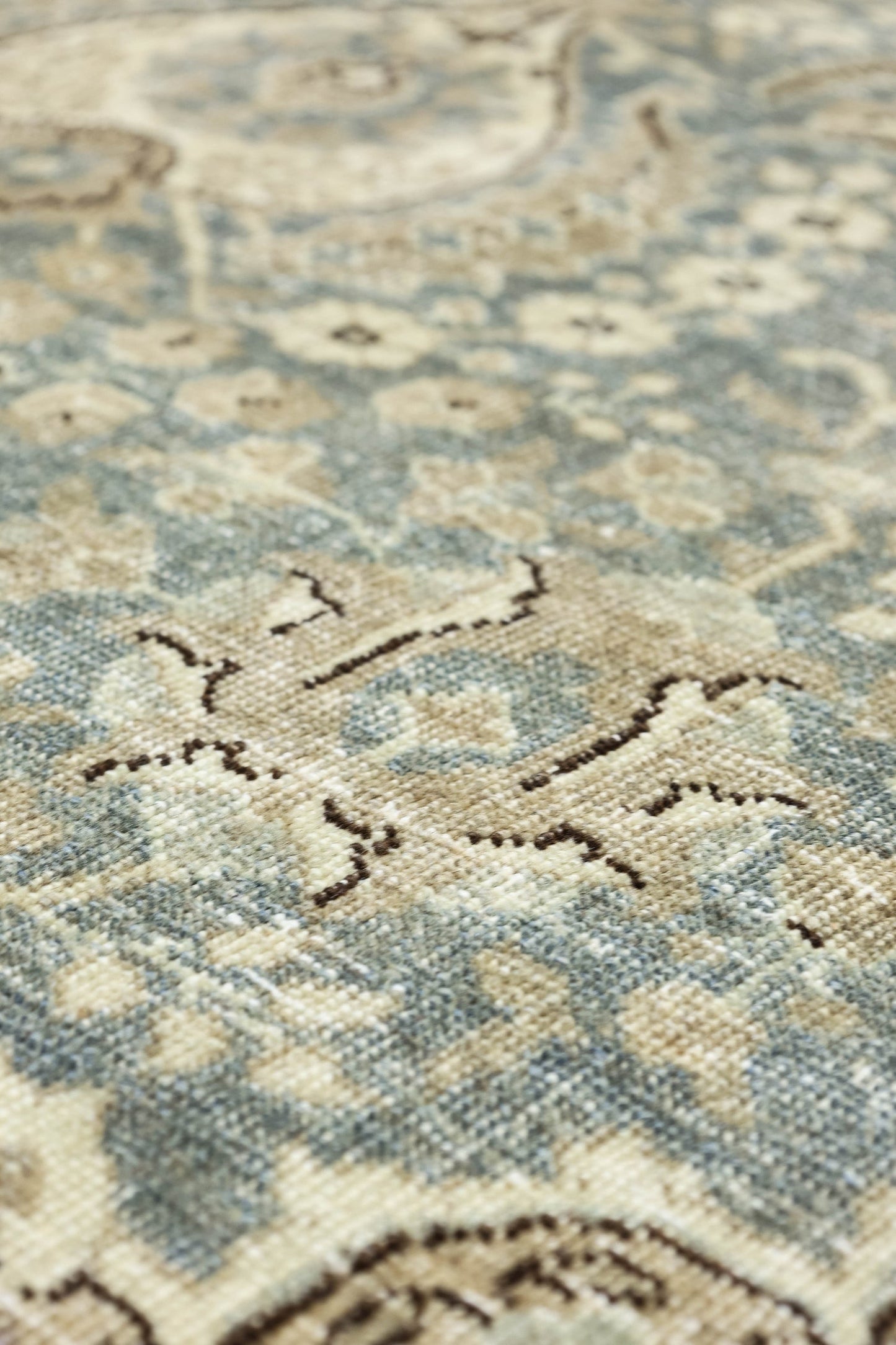Vintage Tabriz Handwoven Traditional Rug, J68822