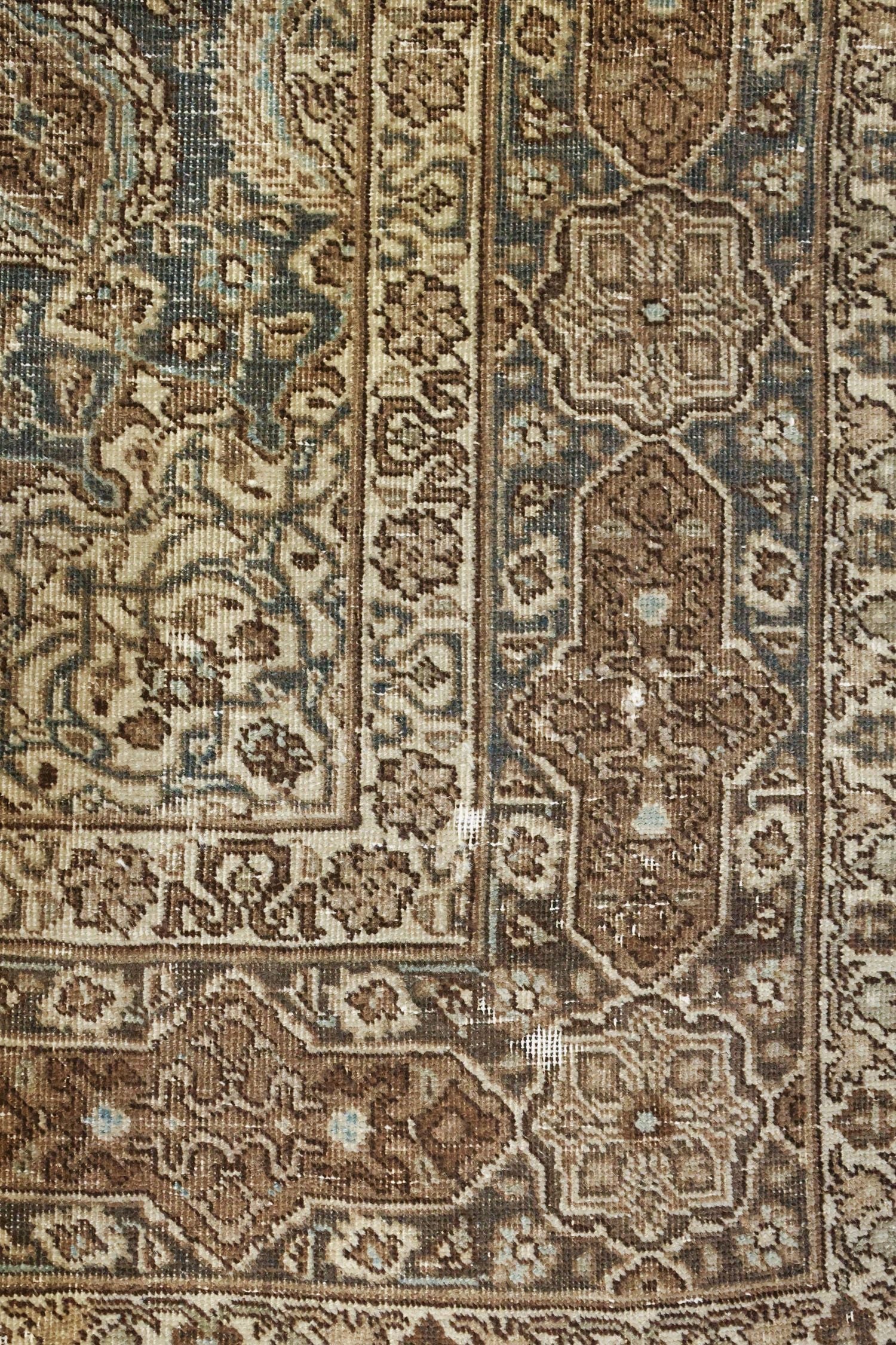 Vintage Tabriz Handwoven Traditional Rug, J69218