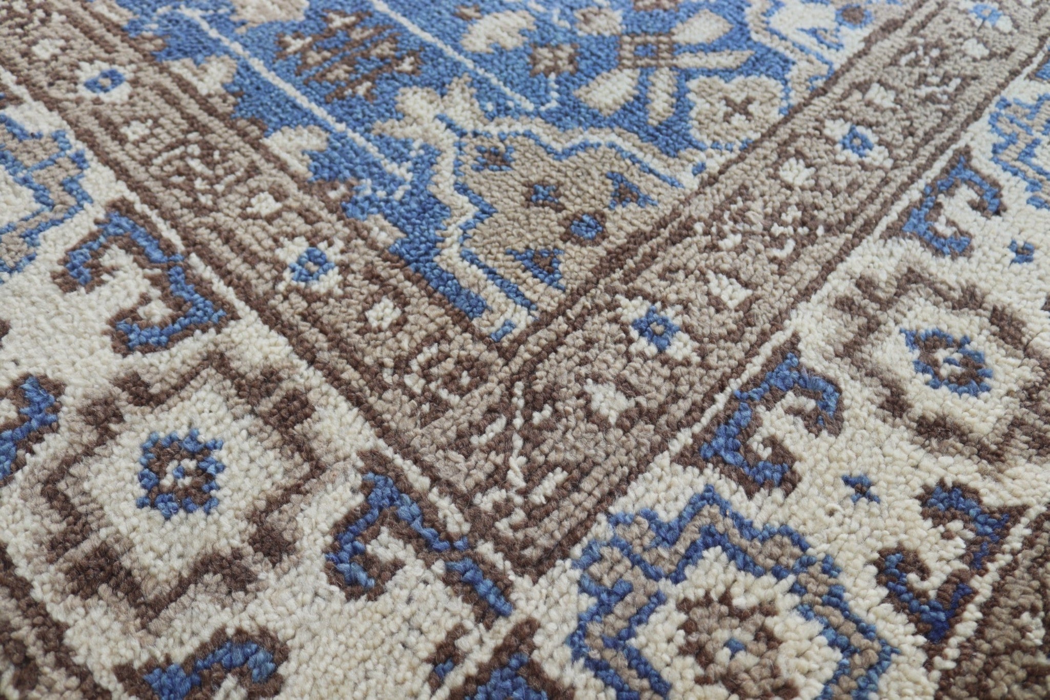 Tabriz Handwoven Traditional Rug, J71588