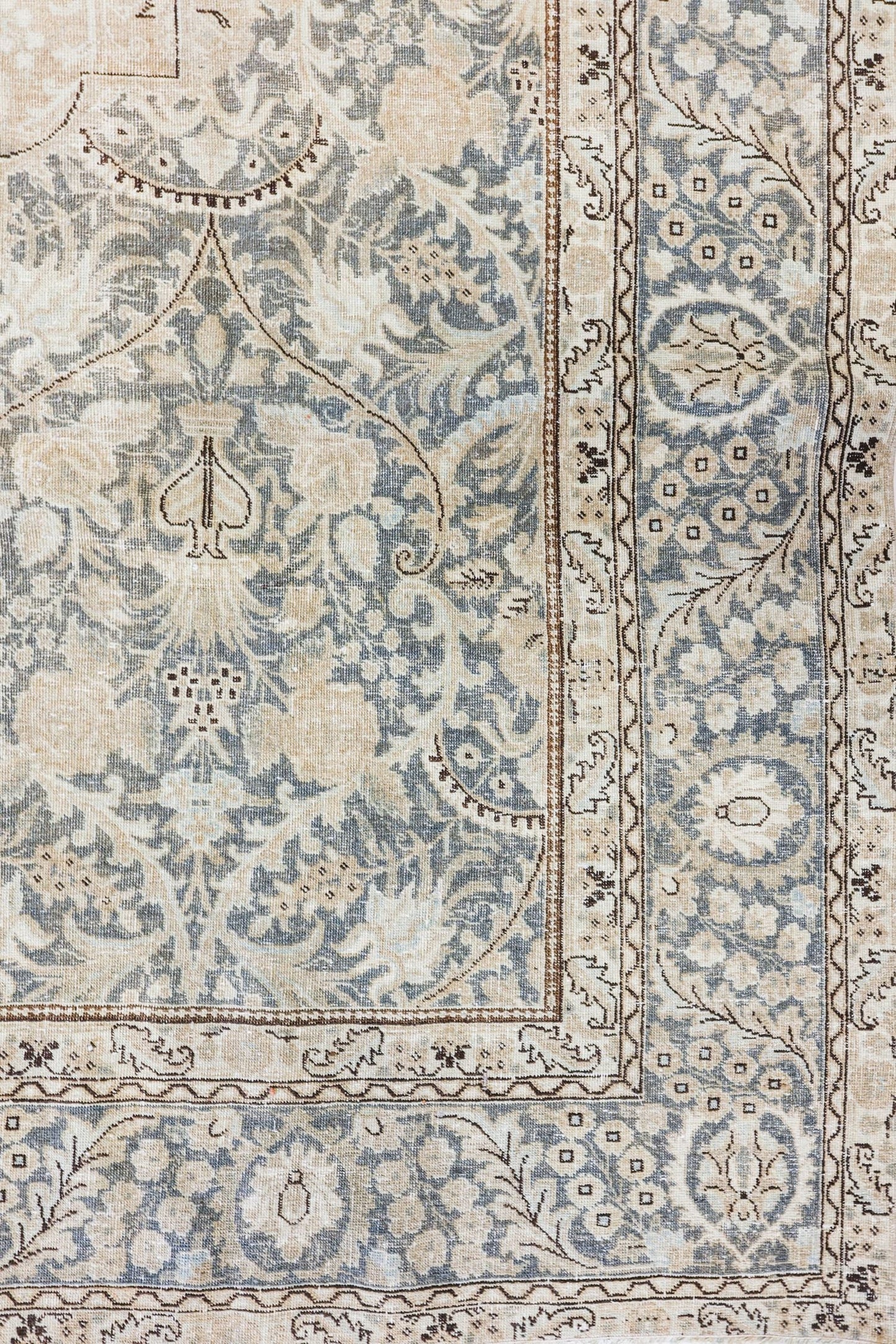 Vintage Tabriz Handwoven Traditional Rug, J78891