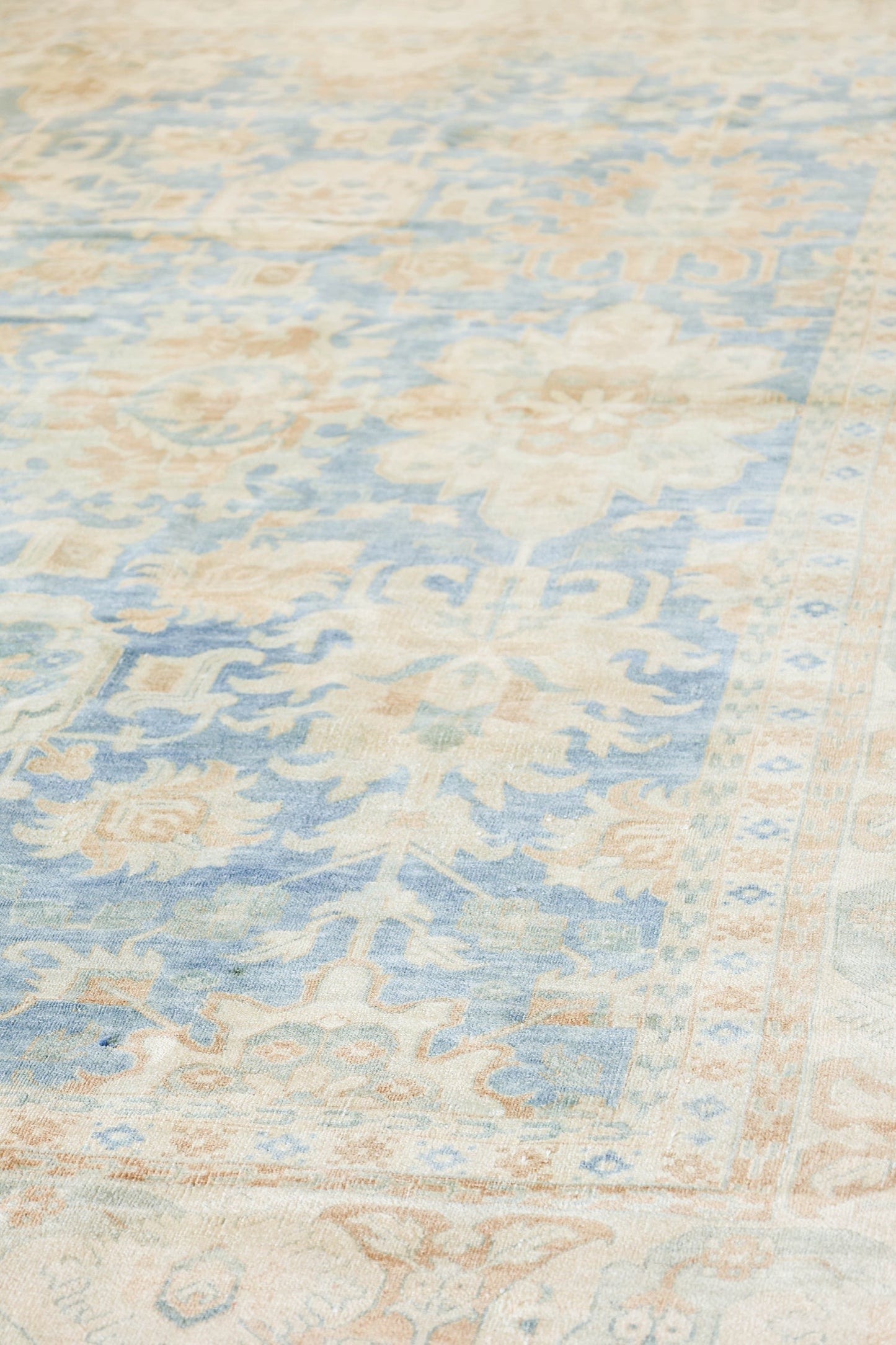 Vintage Tabriz Handwoven Traditional Rug, J78969