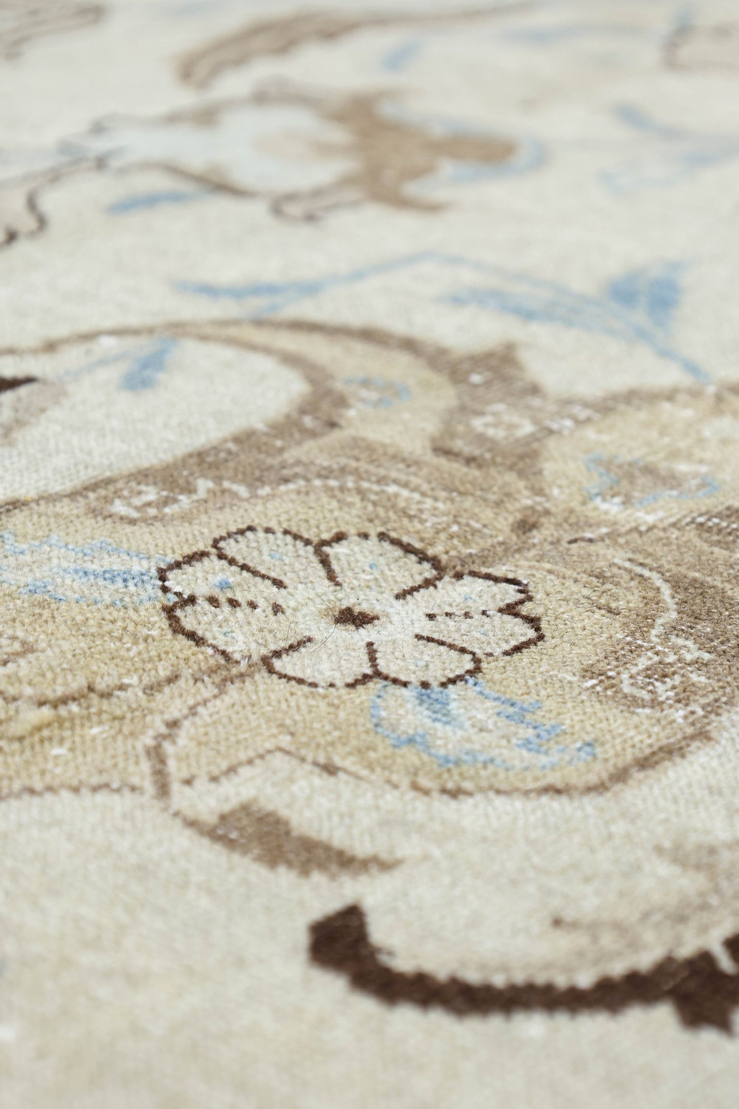 Vintage Tabriz Handwoven Traditional Rug, J79395