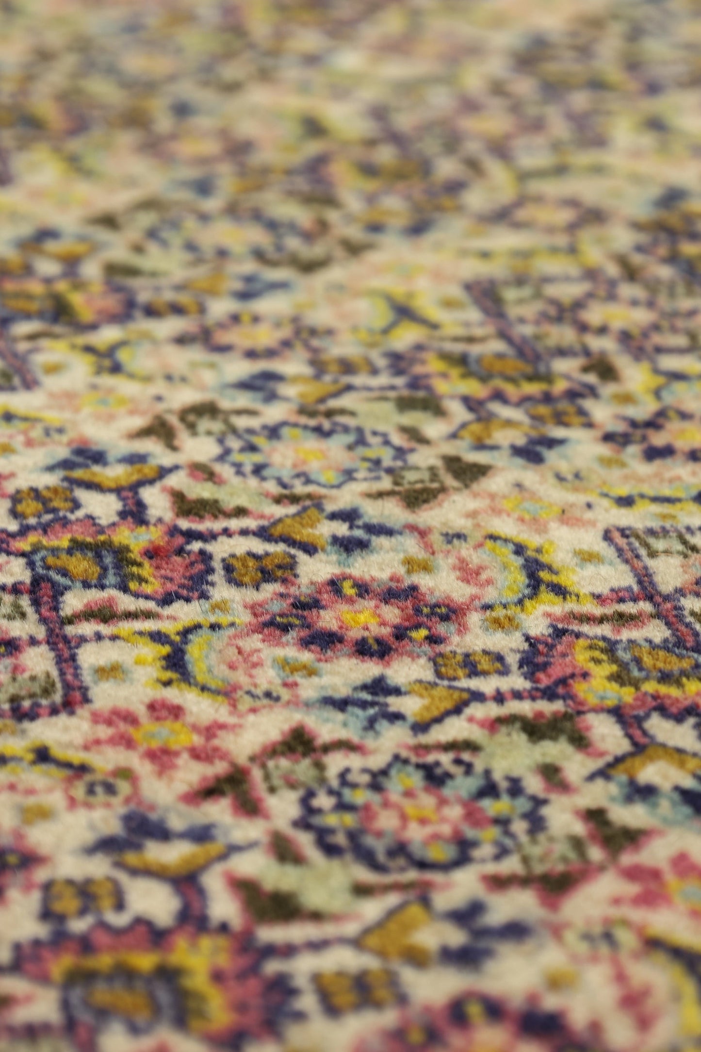 Antique Tabriz Handwoven Traditional Rug, J80941