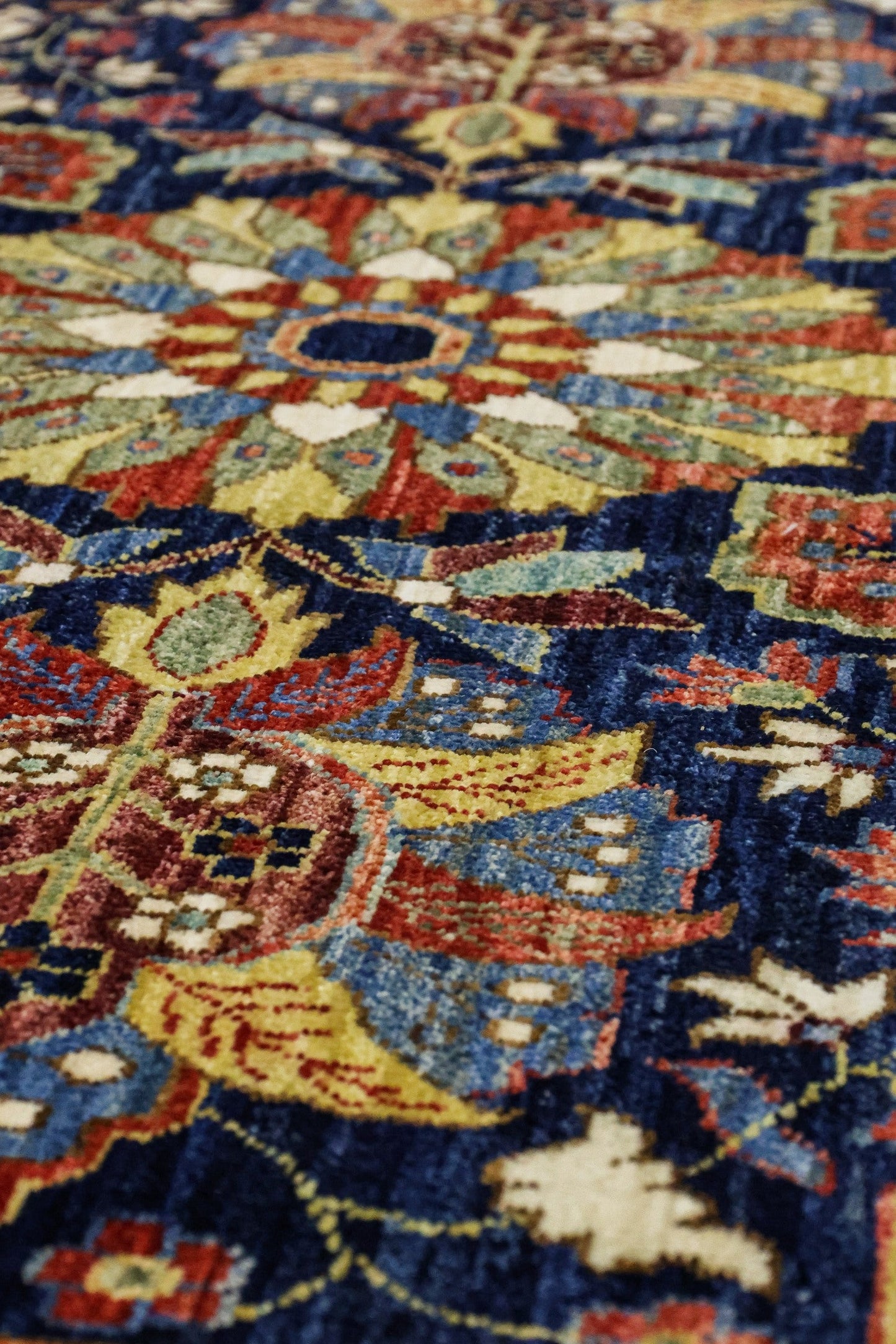 Tabriz Handwoven Traditional Rug, J81358
