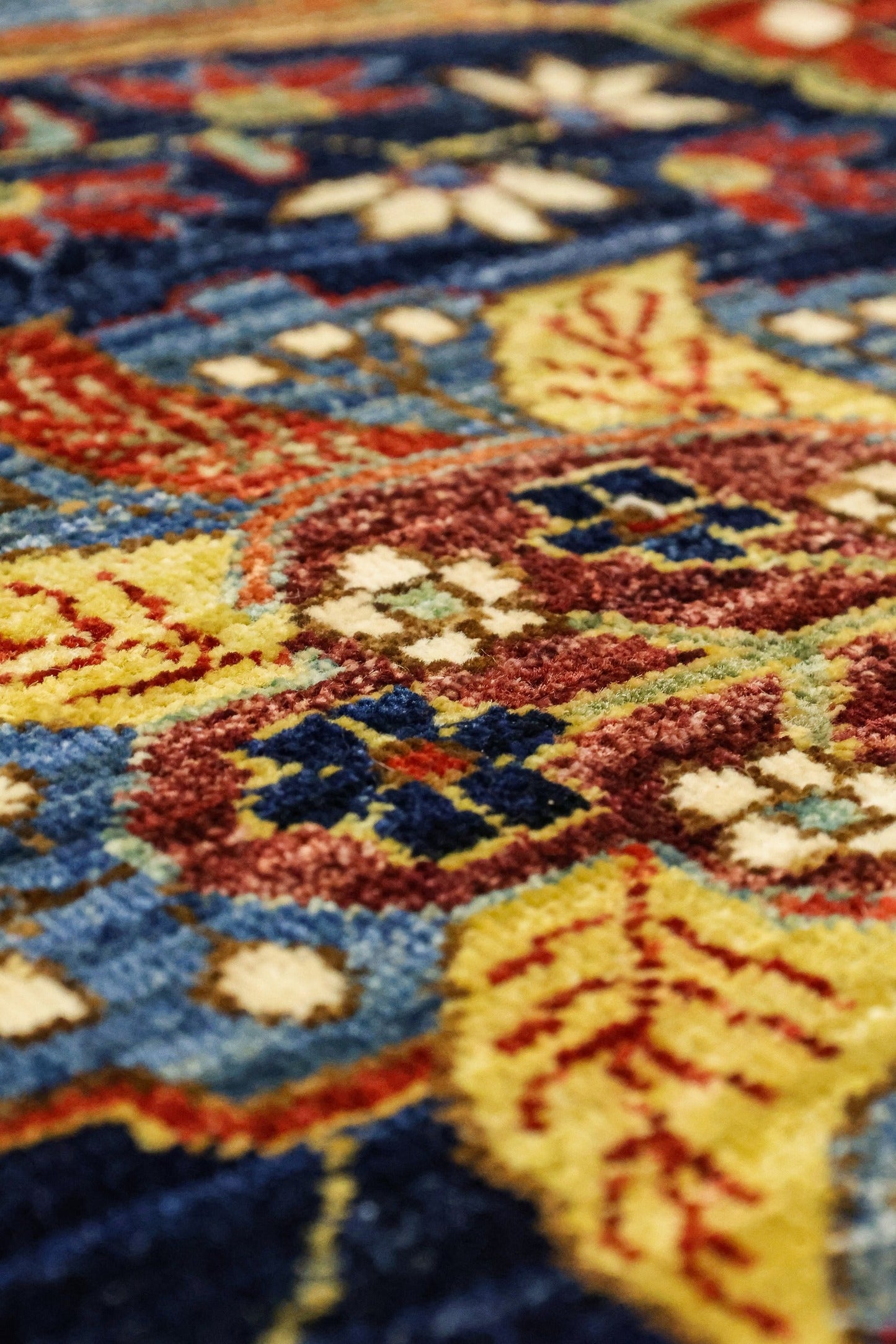 Tabriz Handwoven Traditional Rug, J81358