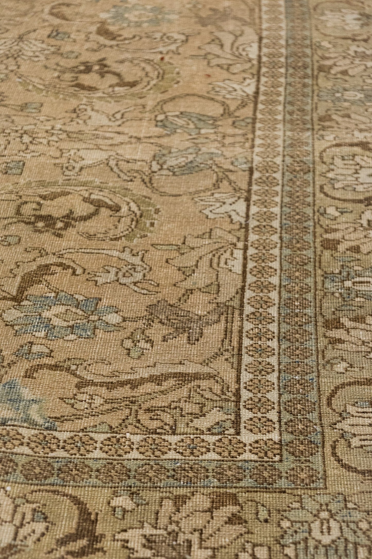 Vintage Tabriz Handwoven Traditional Rug, J87225