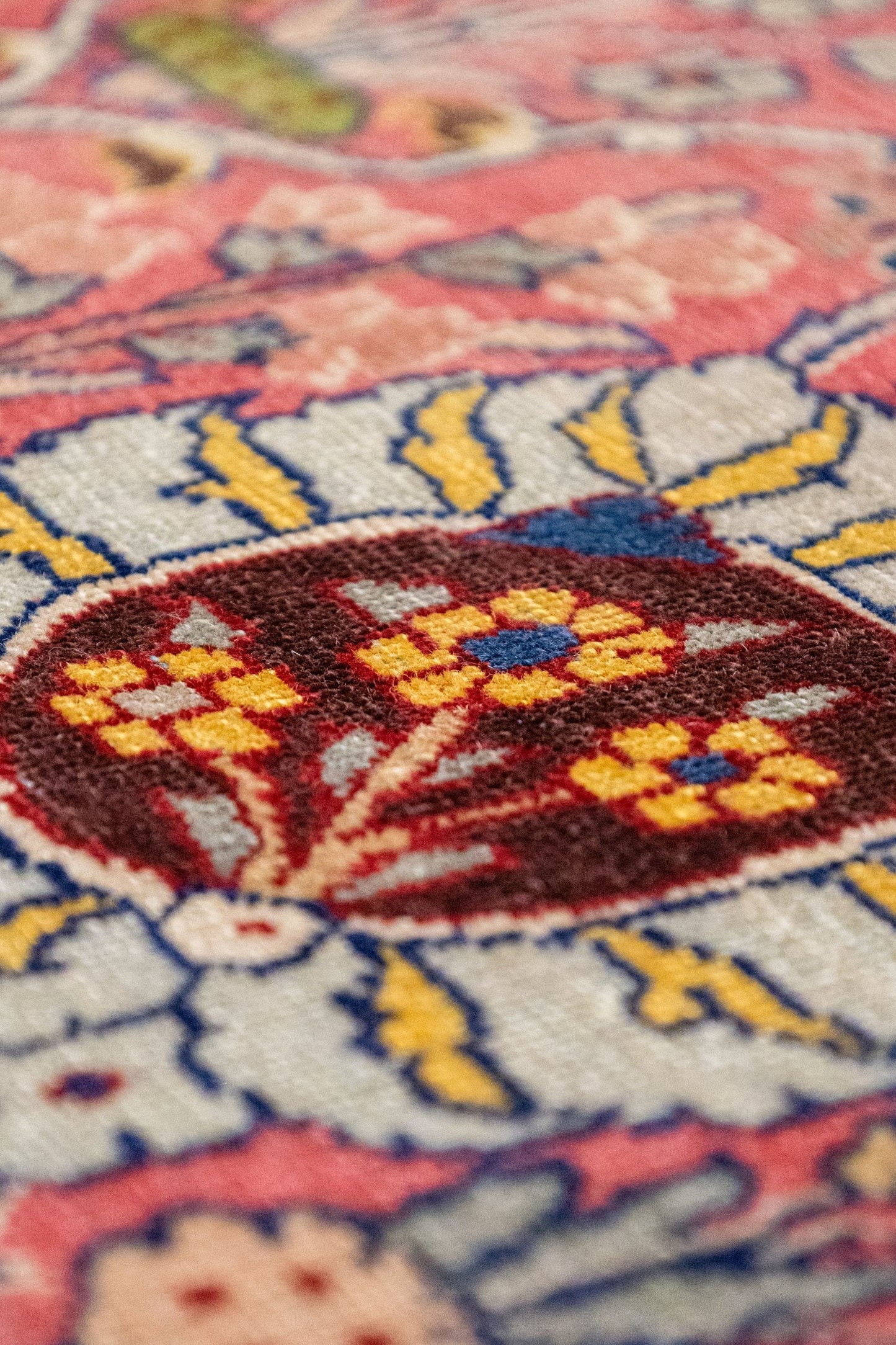 Antique Tabriz Handwoven Traditional Rug, J87294