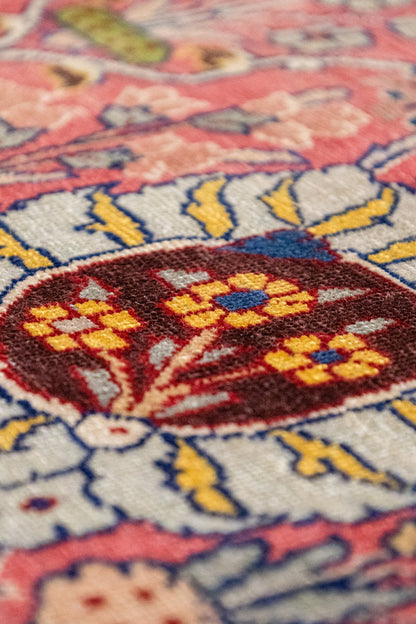 Antique Tabriz Handwoven Traditional Rug, J87294