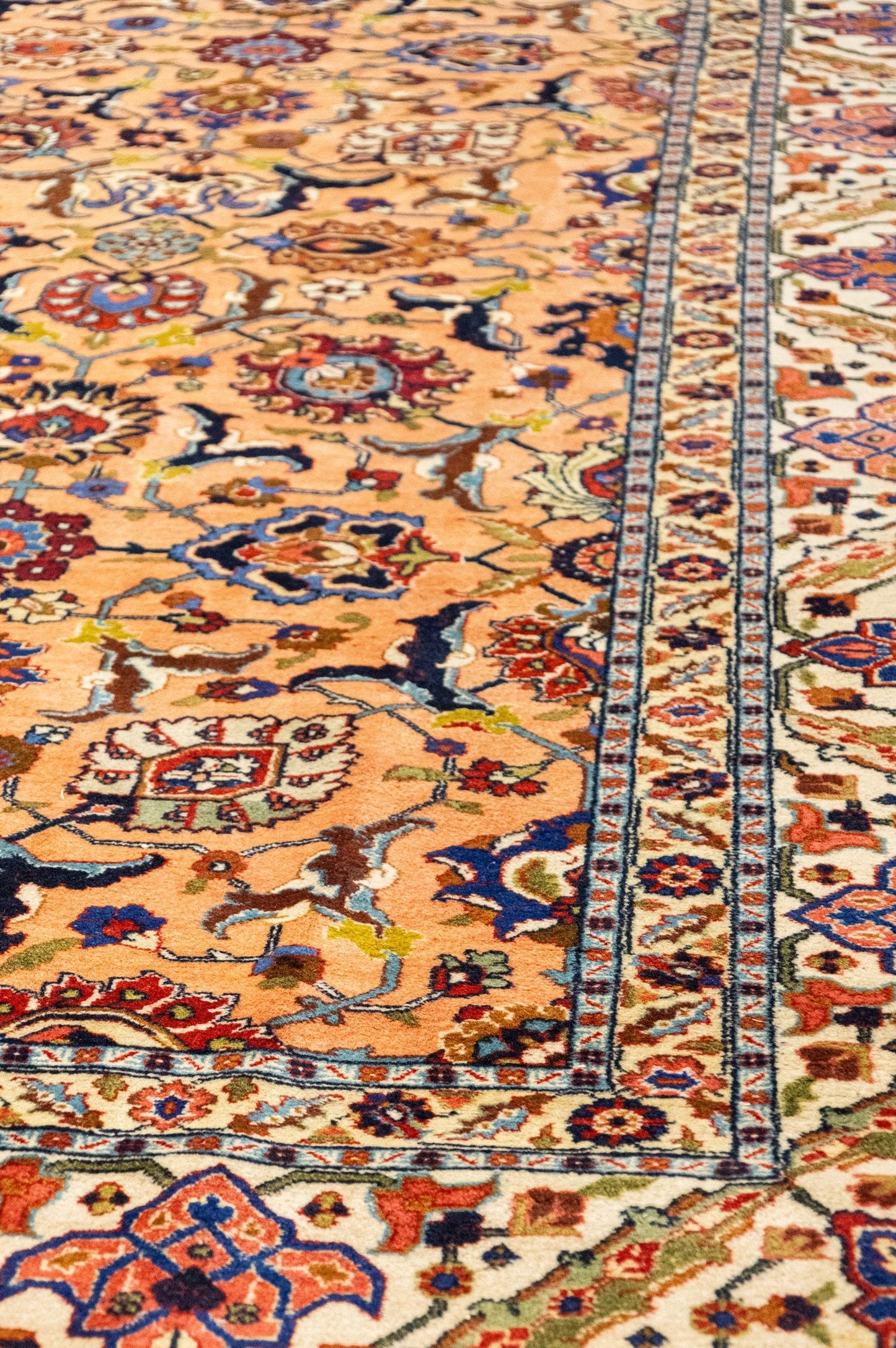 Antique Tabriz Handwoven Traditional Rug, J87296