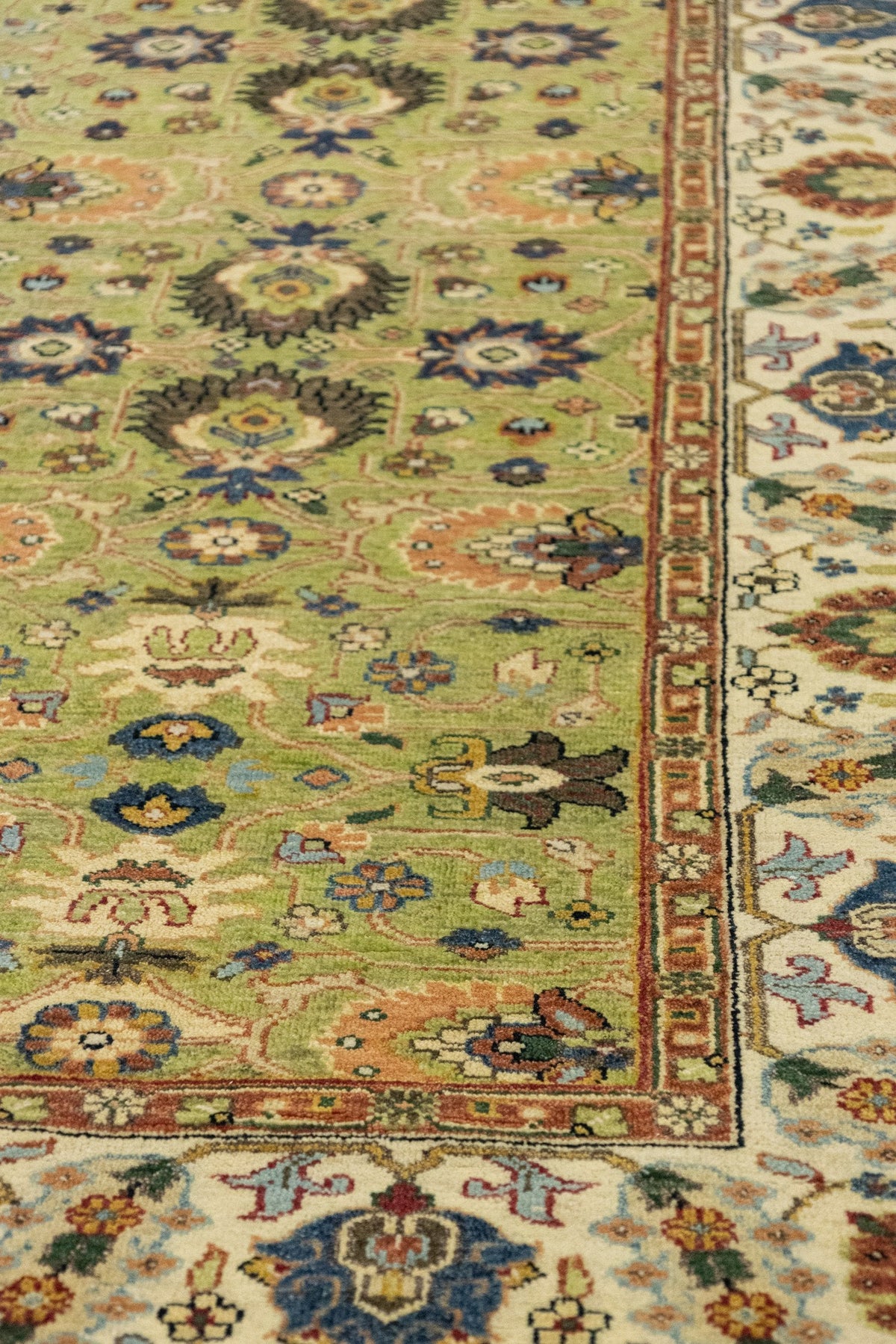 Tabriz Handwoven Traditional Rug, J88144