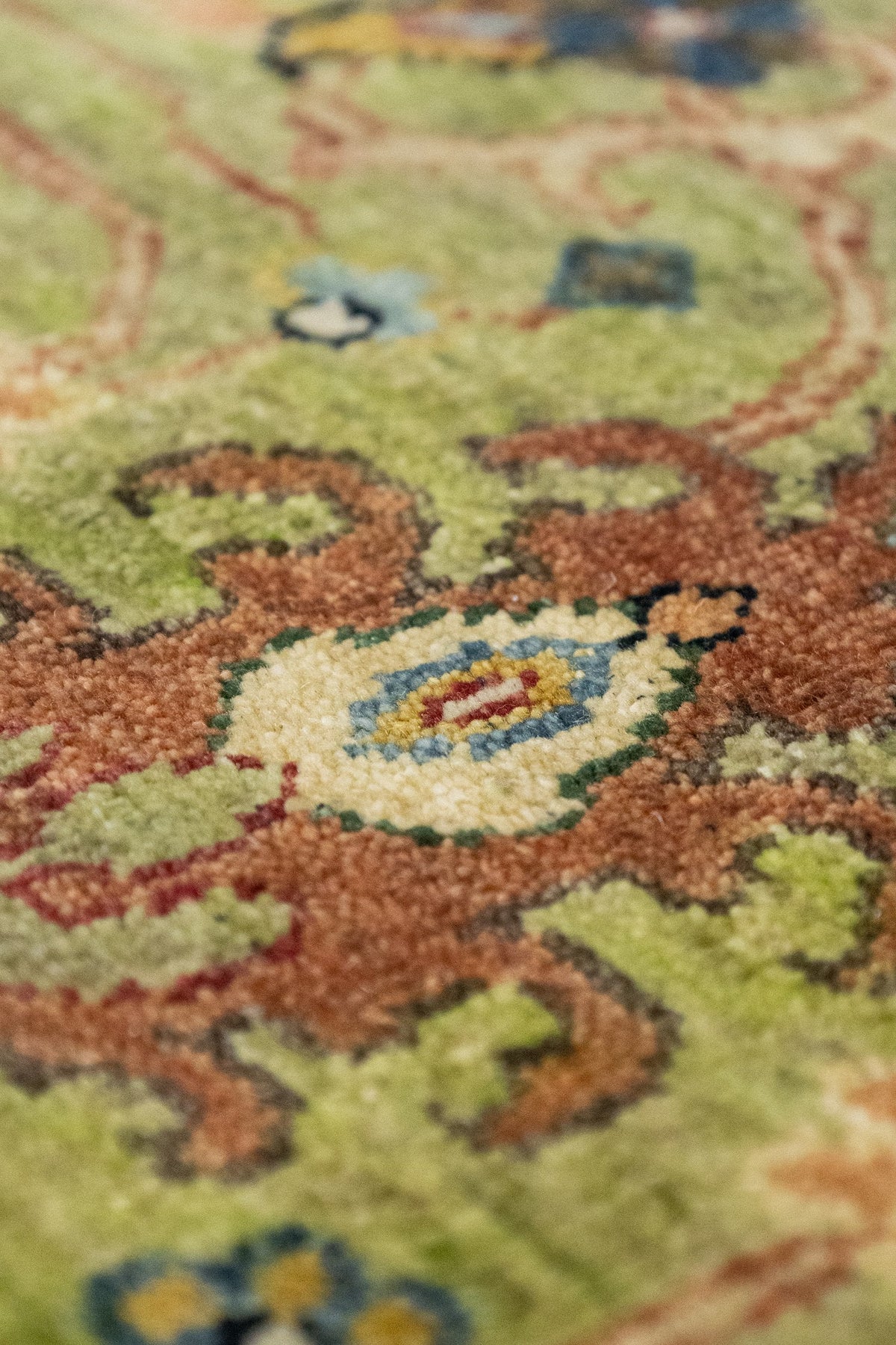 Tabriz Handwoven Traditional Rug, J88144