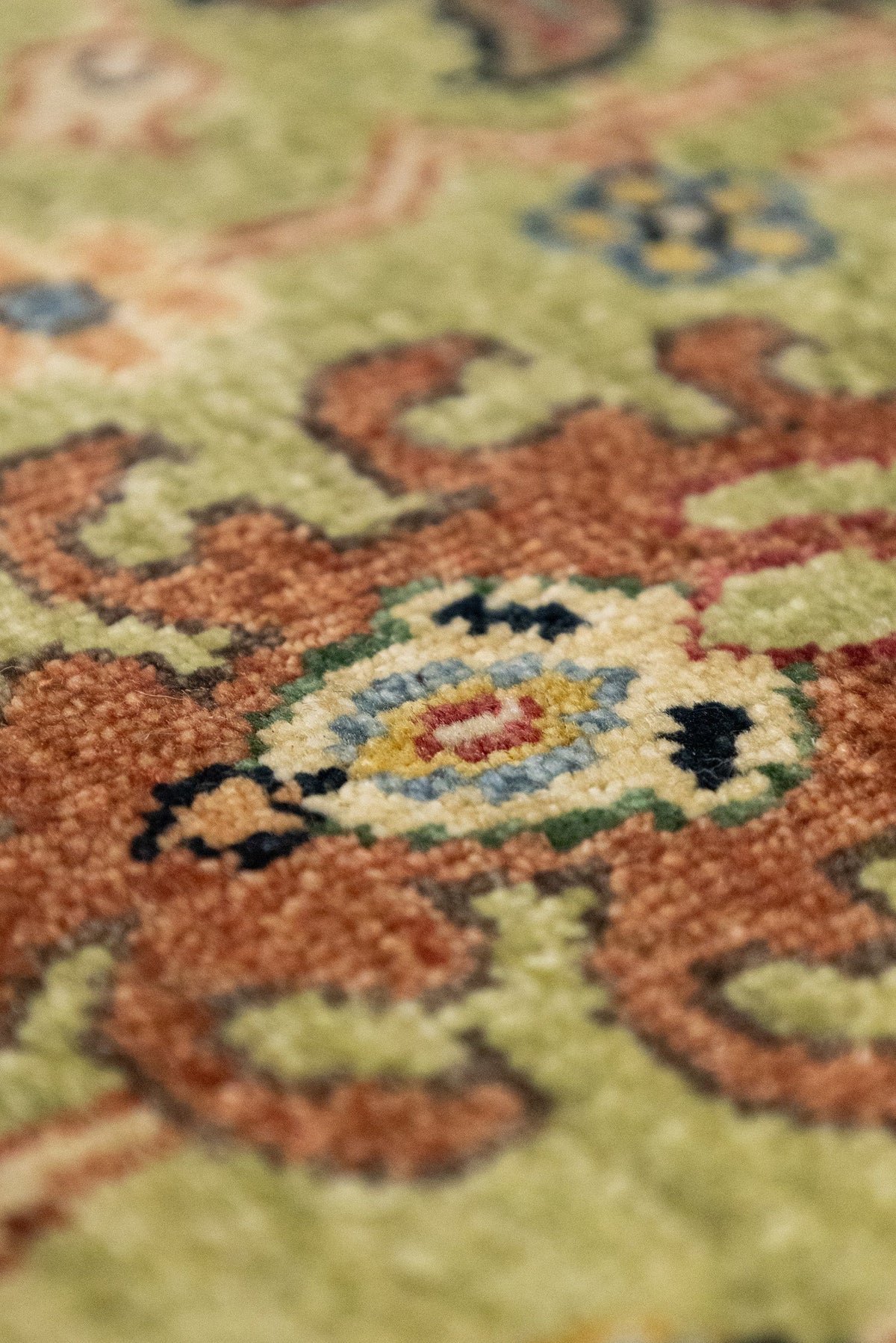 Tabriz Handwoven Traditional Rug, J88151