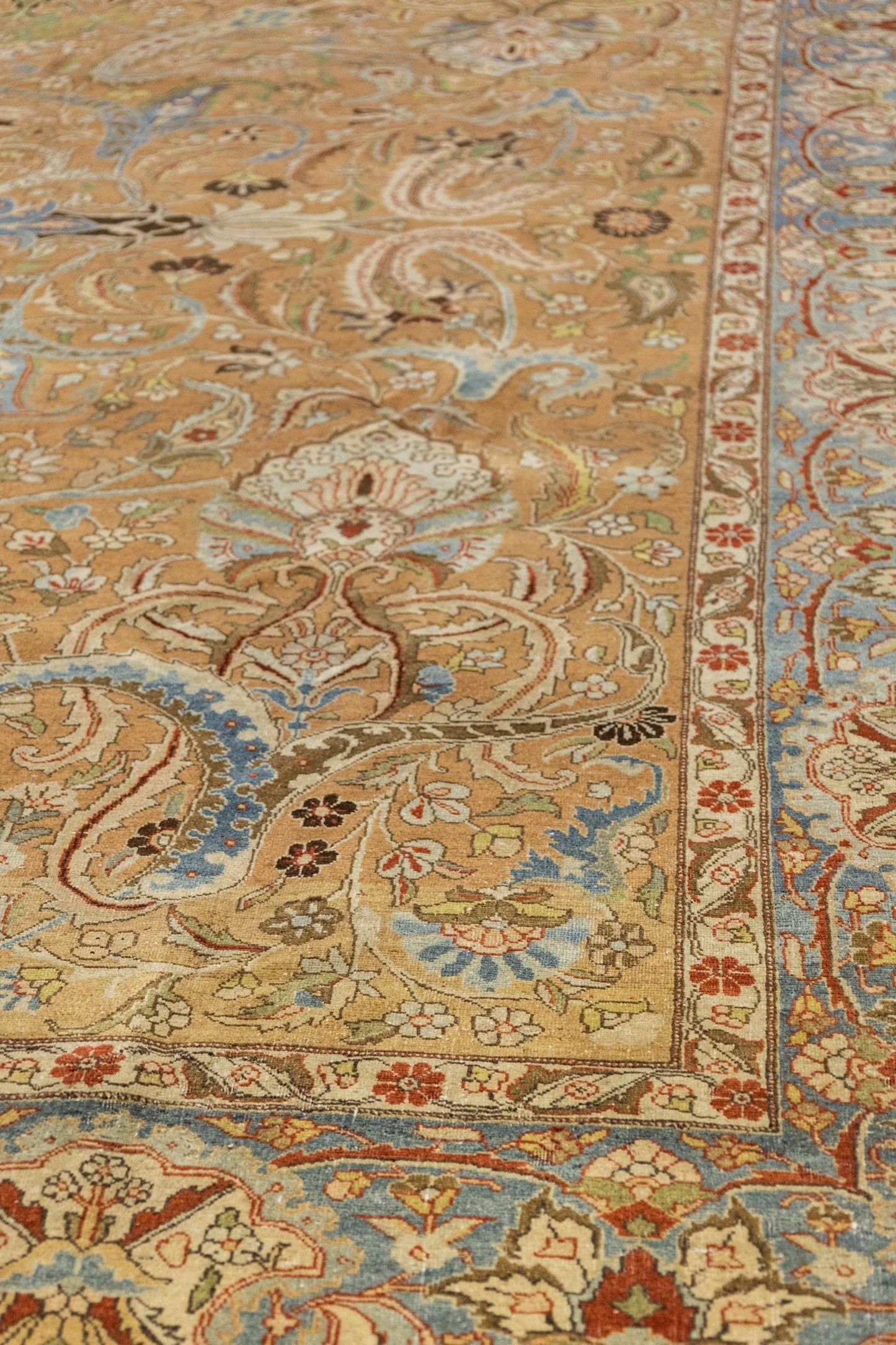 Antique Tabriz Handwoven Traditional Rug, J88206