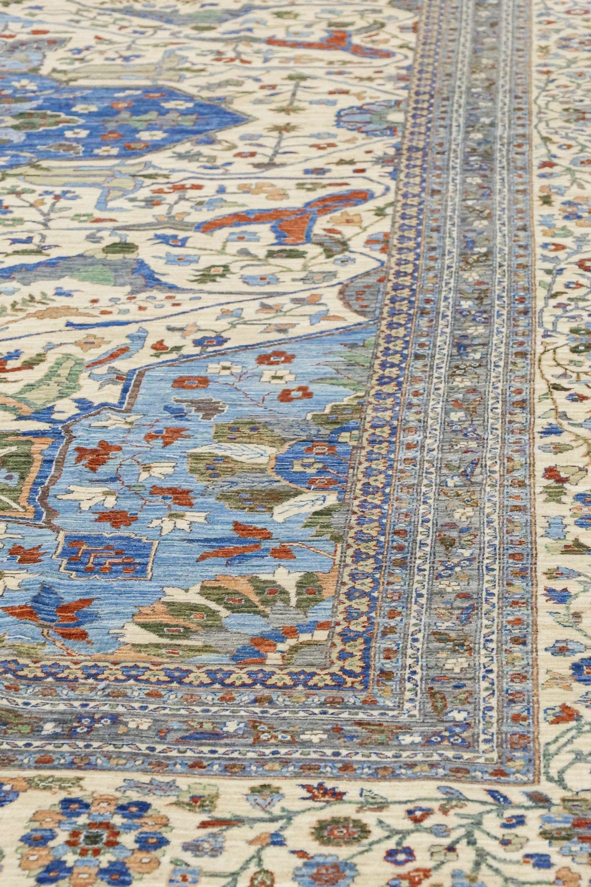 Haji Jalili Tabriz Handwoven Traditional Rug, J81410