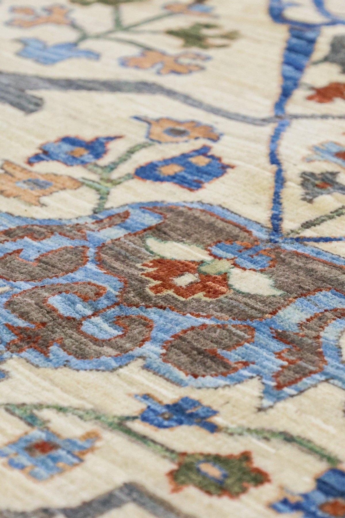 Haji Jalili Tabriz Handwoven Traditional Rug, J81410