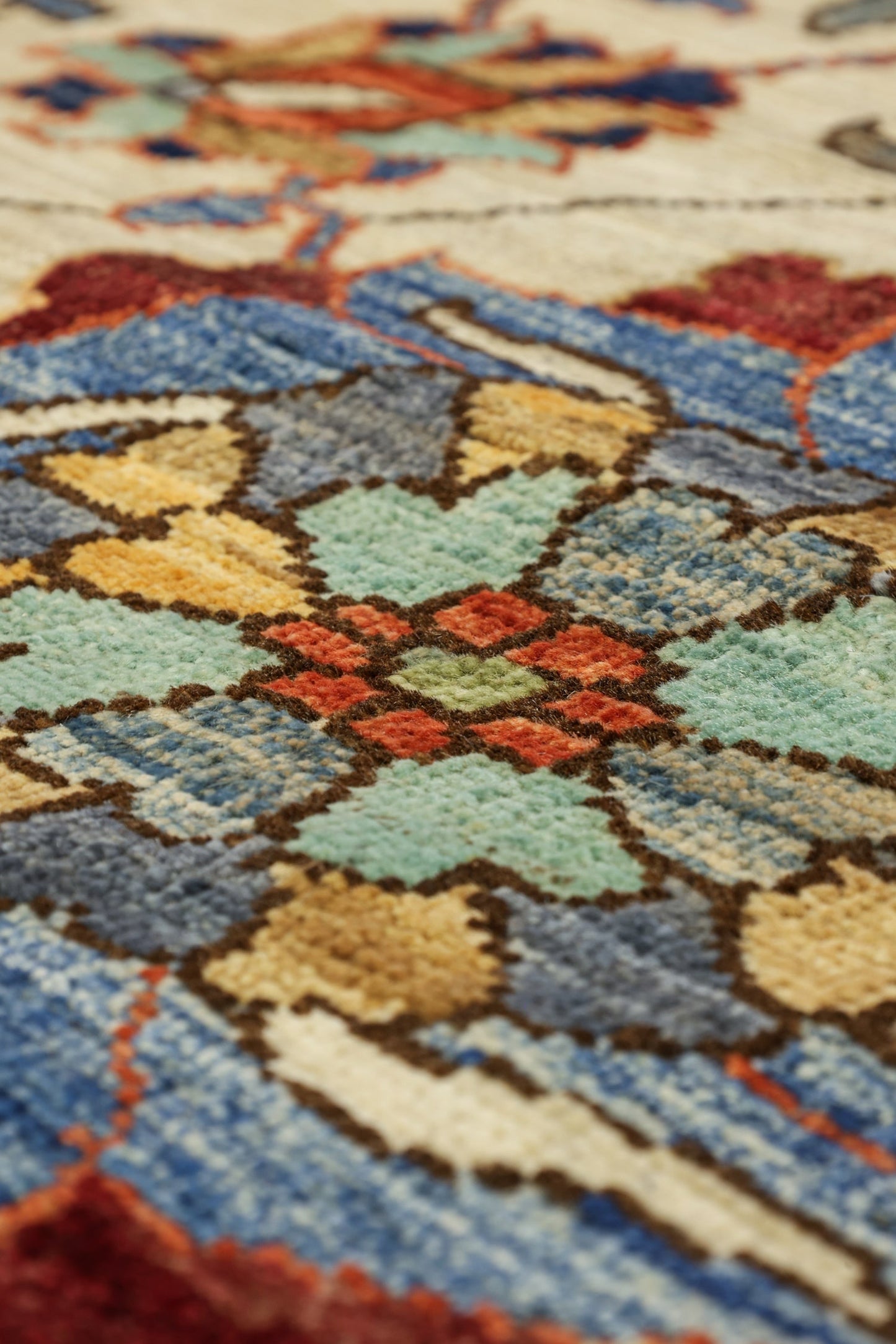 Vase Handwoven Traditional Rug, J81056