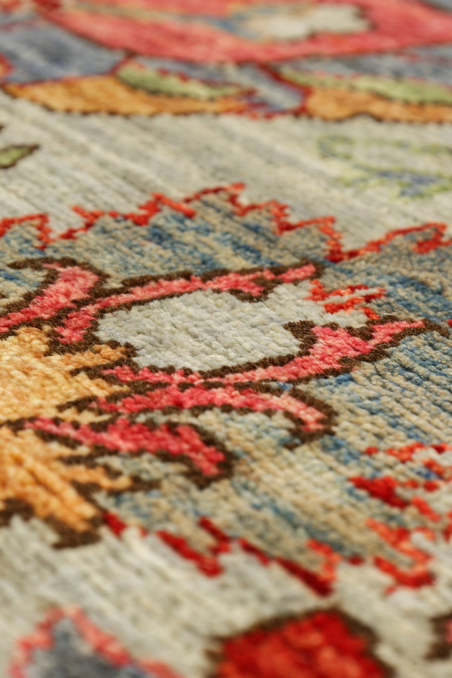 Vase Handwoven Traditional Rug, J81095