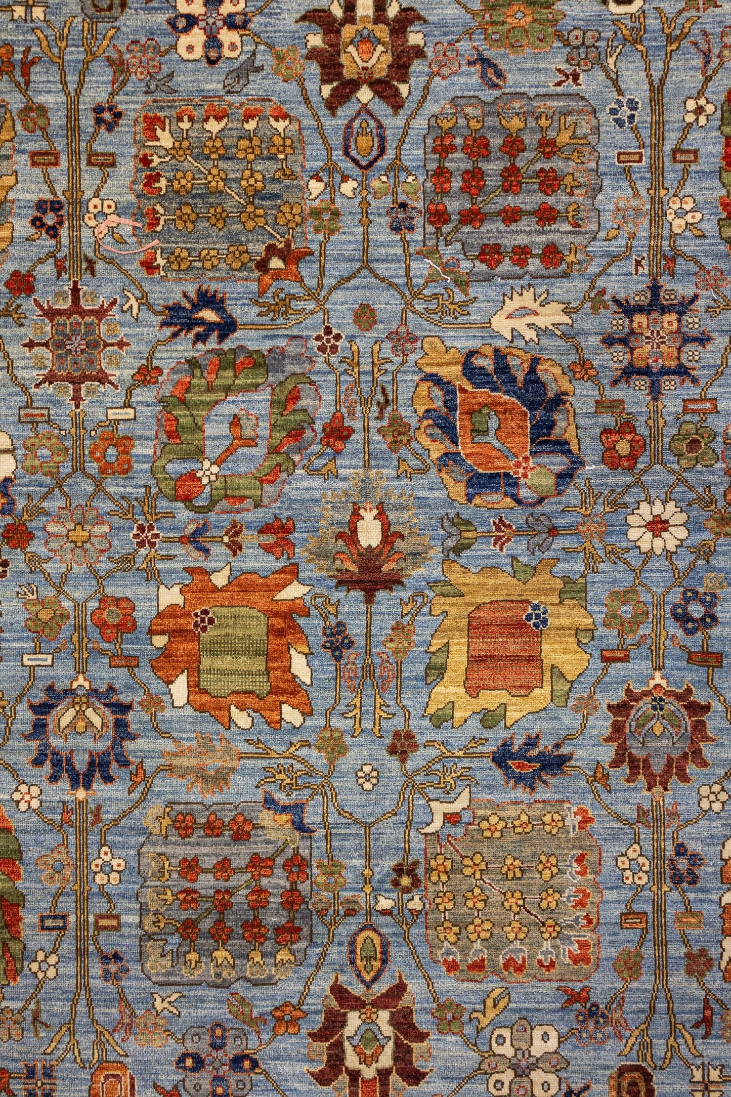 Vase Tabriz Handwoven Traditional Rug, J86010