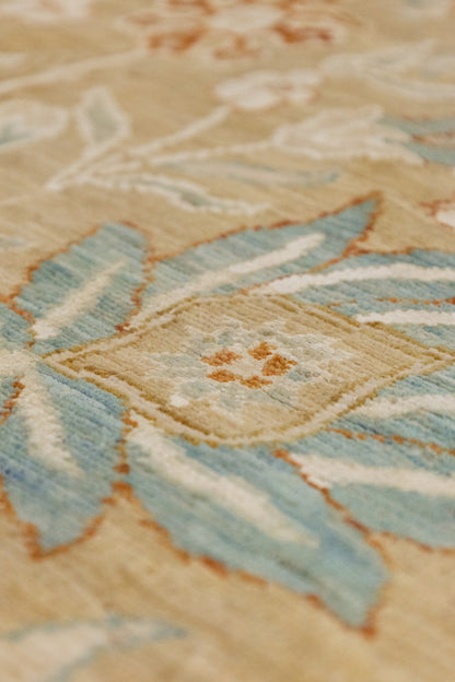 Vase Tabriz Handwoven Traditional Rug, J89237