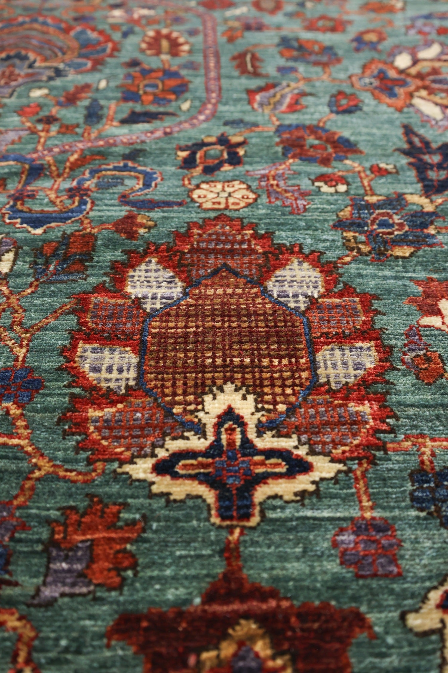 Vase Tabriz Handwoven Traditional Rug, J71283