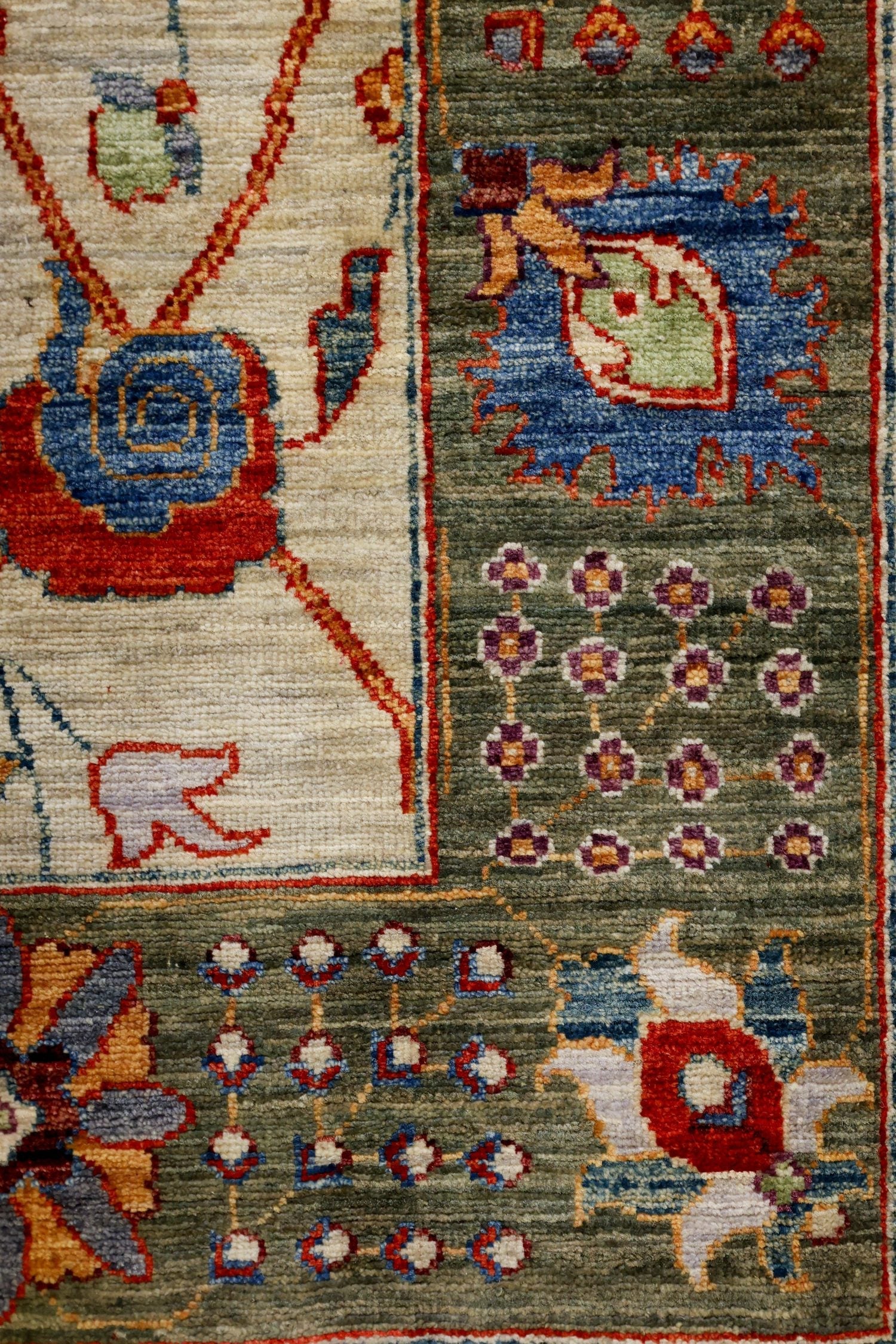 Vase Tabriz Handwoven Traditional Rug, J71287