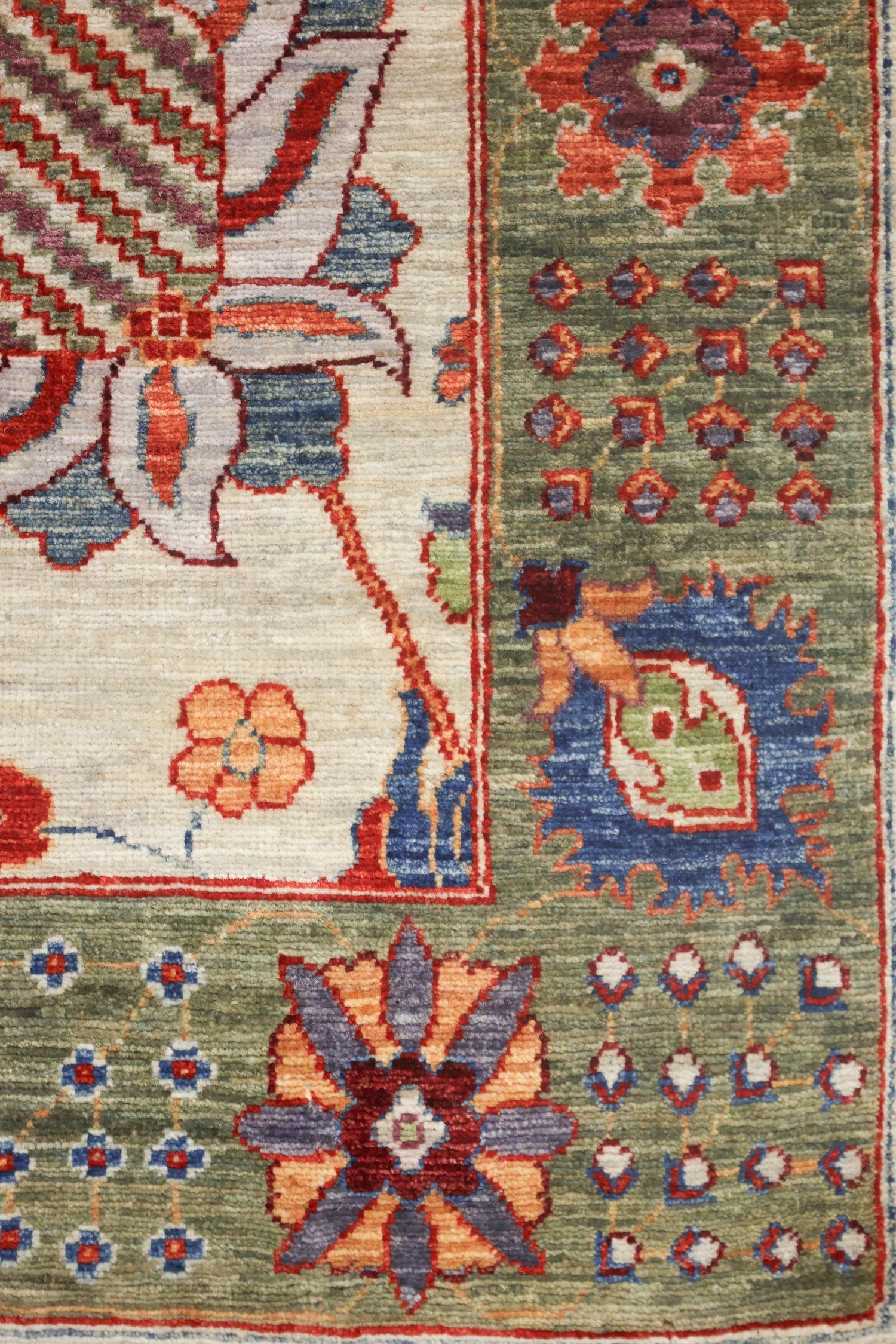 Vase Tabriz Handwoven Traditional Rug | Landry & Arcari