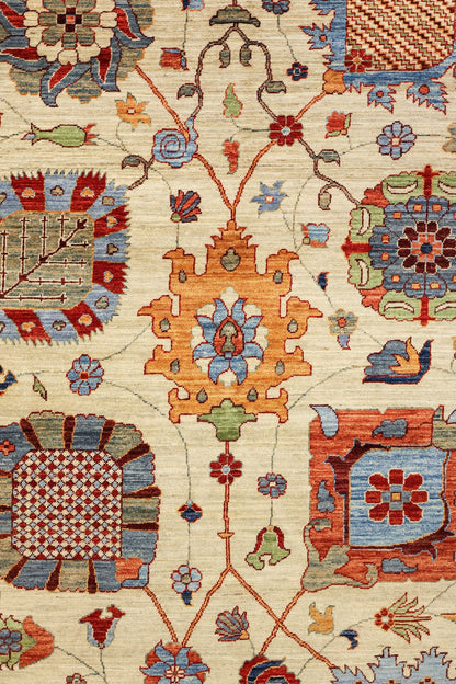 Vase Tabriz Handwoven Traditional Rug, J81081
