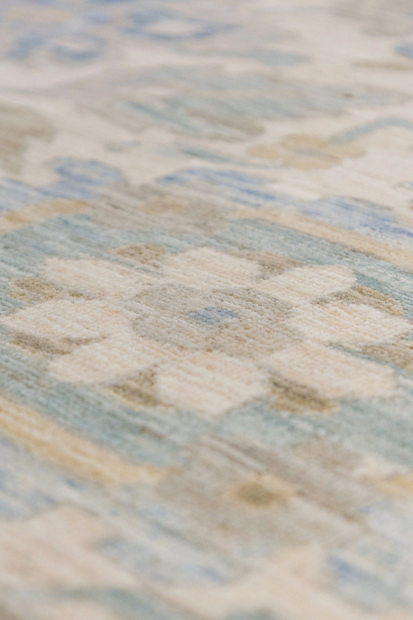 Ziegler Handwoven Traditional Rug, J87107