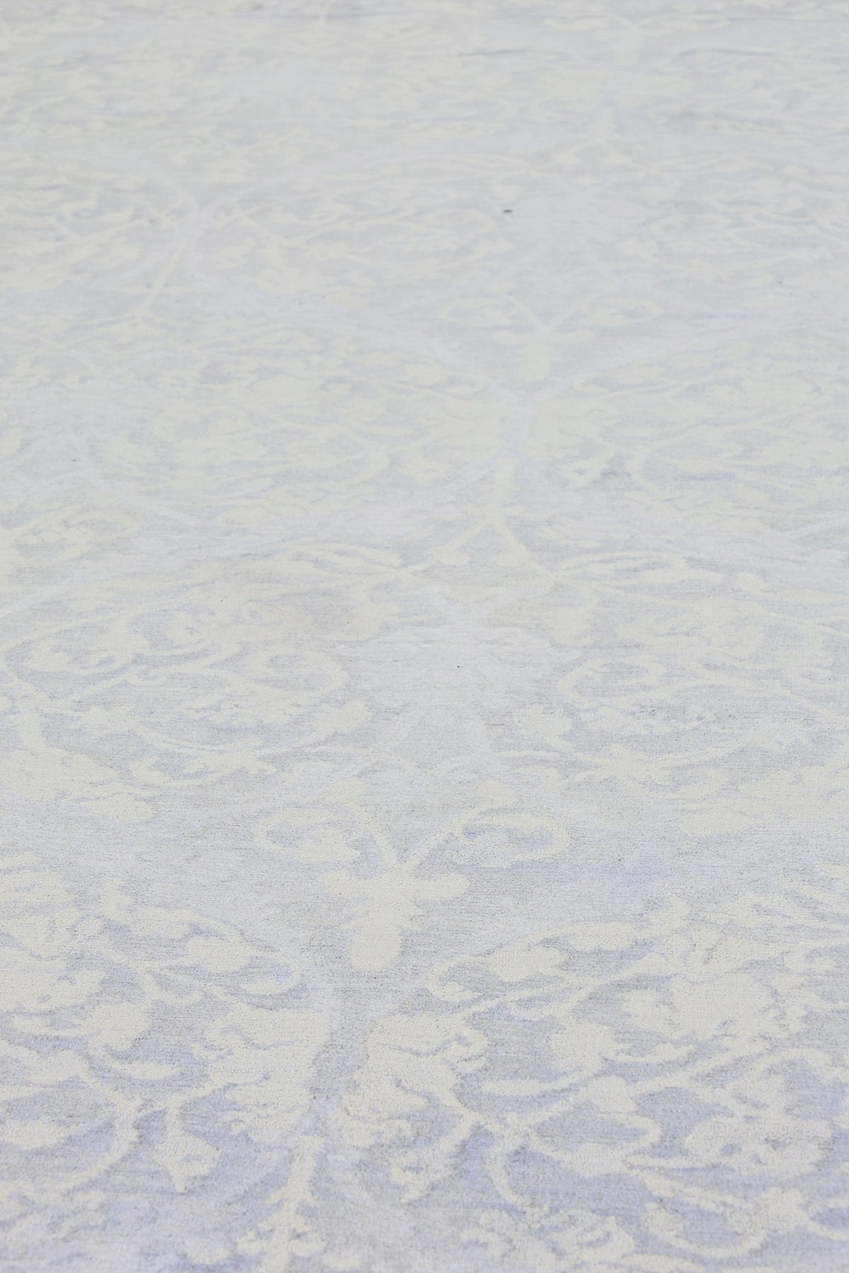 Angel Heart Handwoven Transitional Rug, J80493