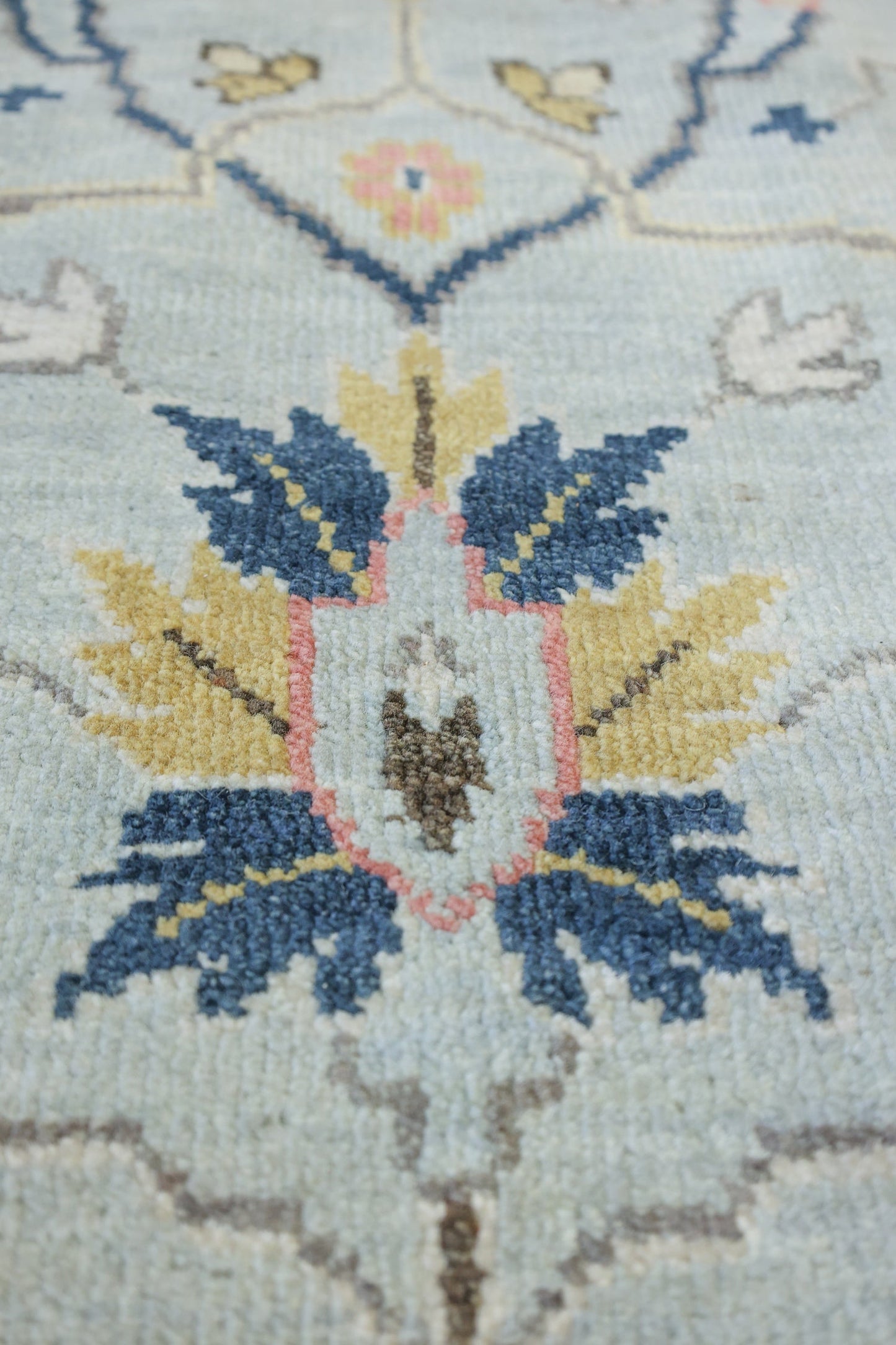 Arabesque Handwoven Transitional Rug, J70347