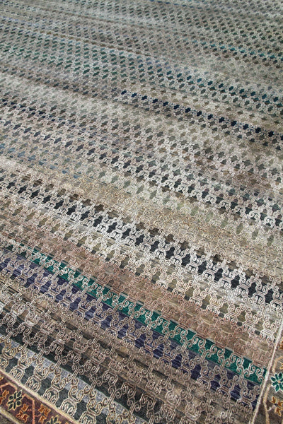 Cloudband Handwoven Transitional Rug, J70147