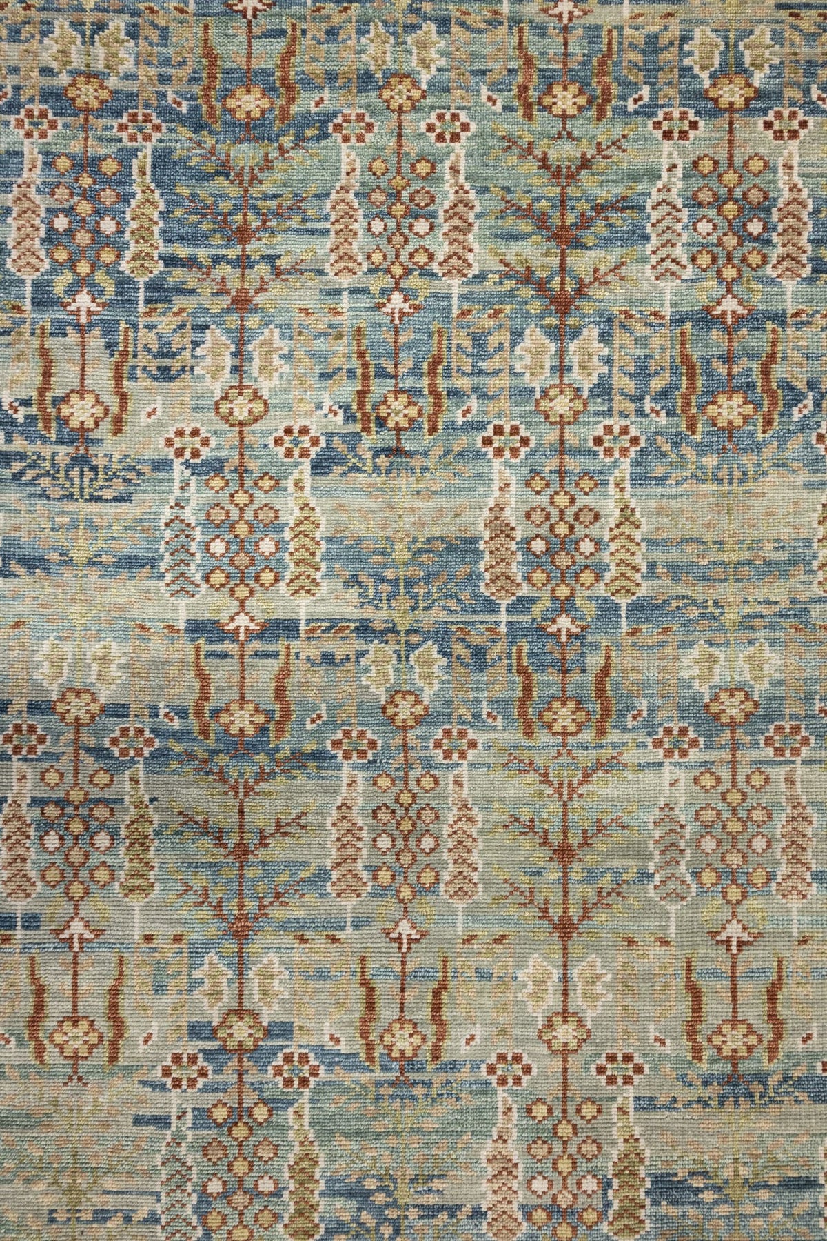 Cypress Tree Handwoven Transitional Rug, J88133