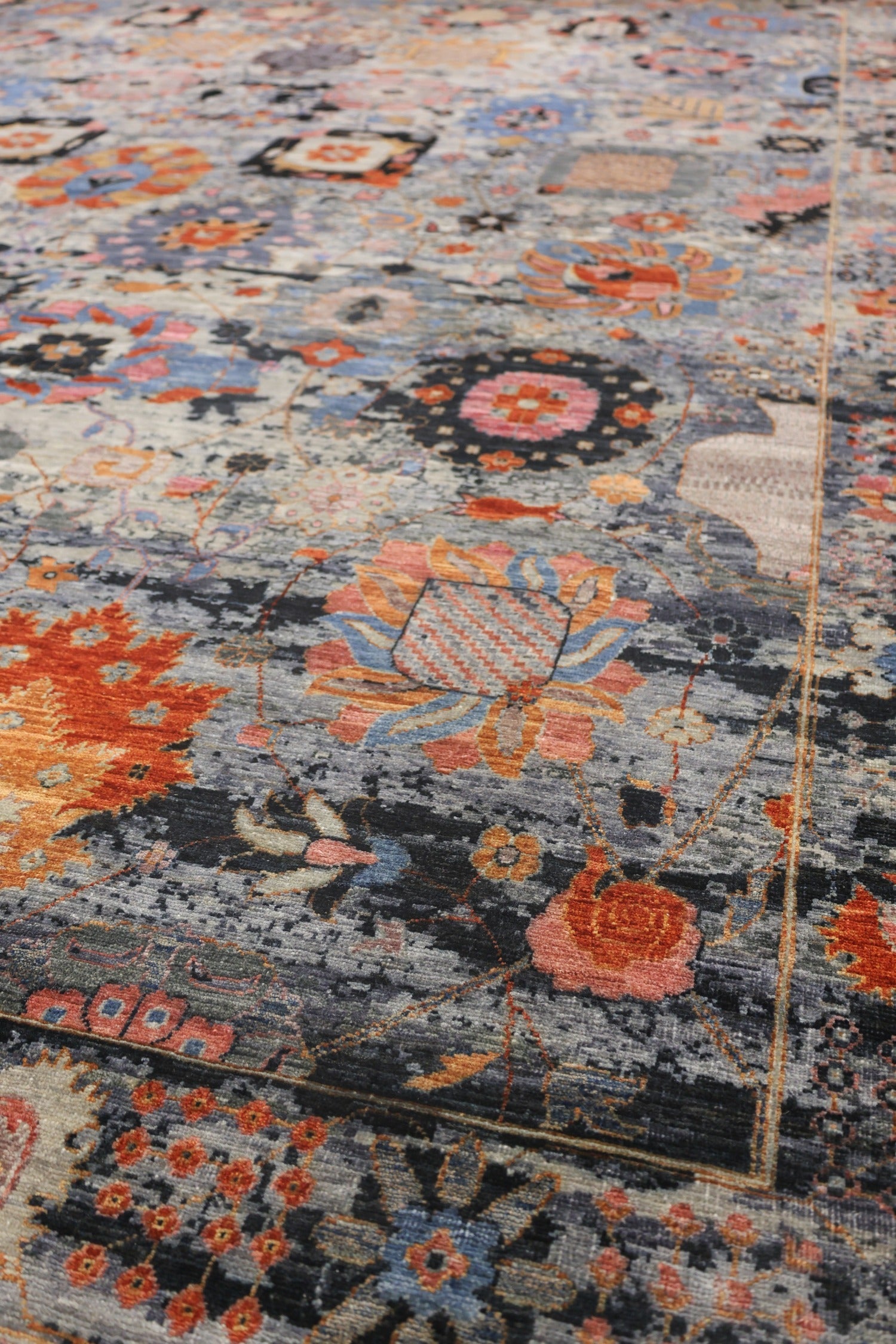 Erased Vase Handwoven Transitional Rug, J73024