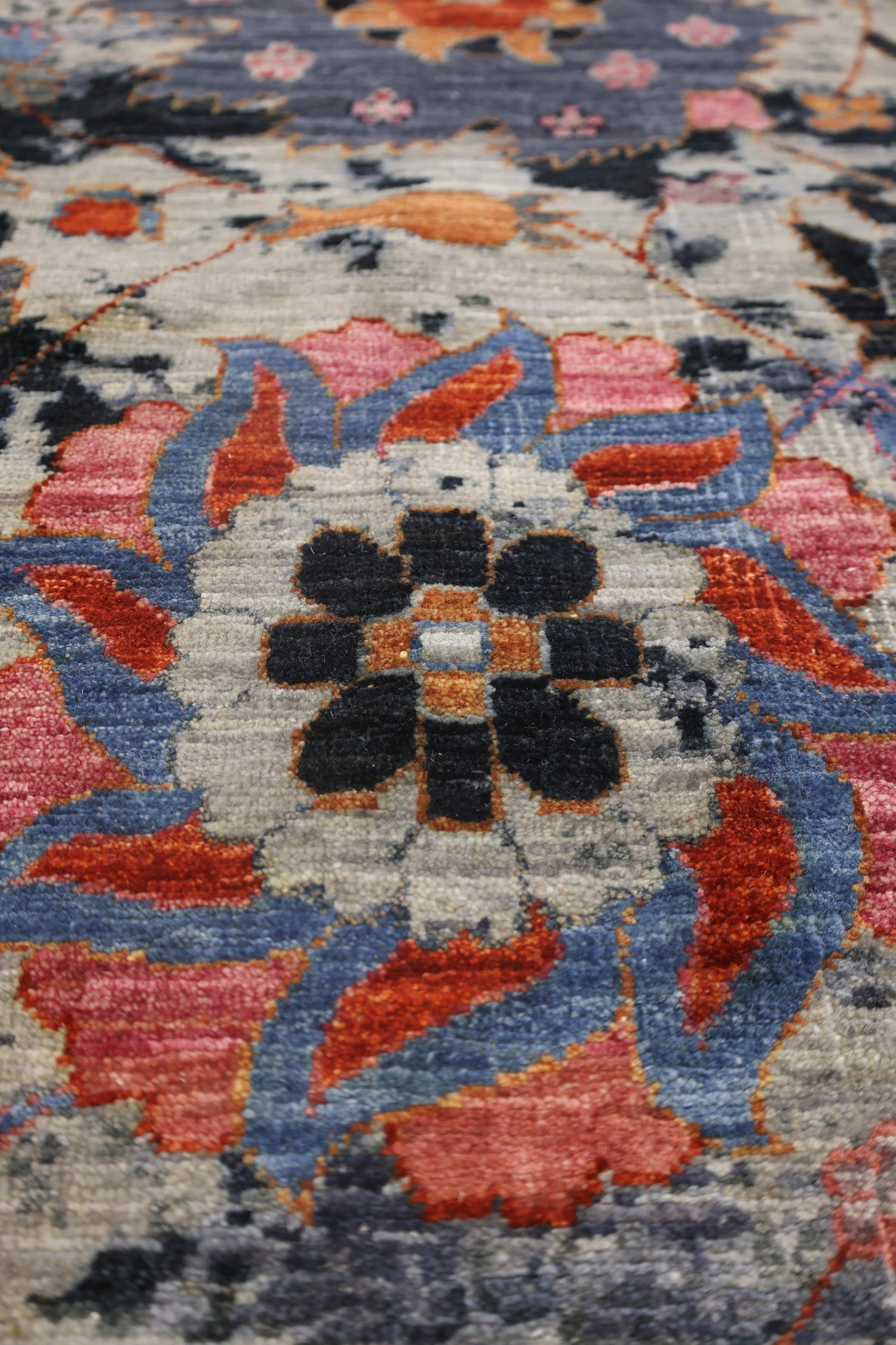 Erased Vase Handwoven Transitional Rug, J73024