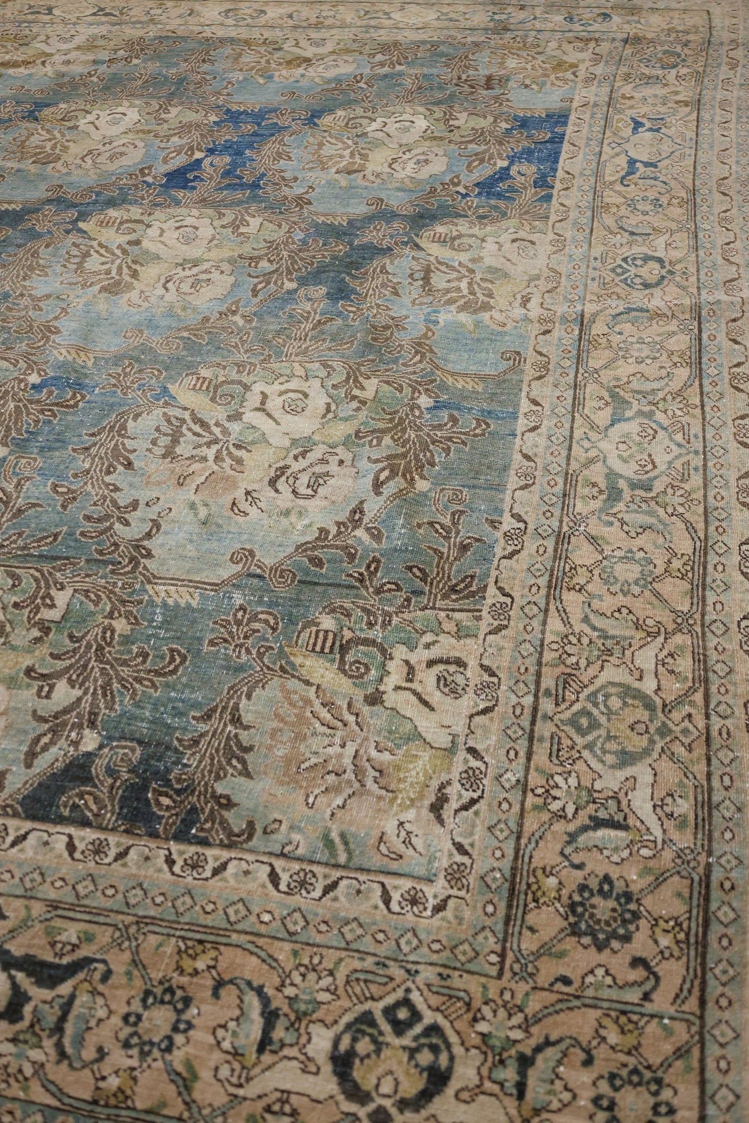 Vintage Gol Farang Bijar Handwoven Transitional Rug, J66524