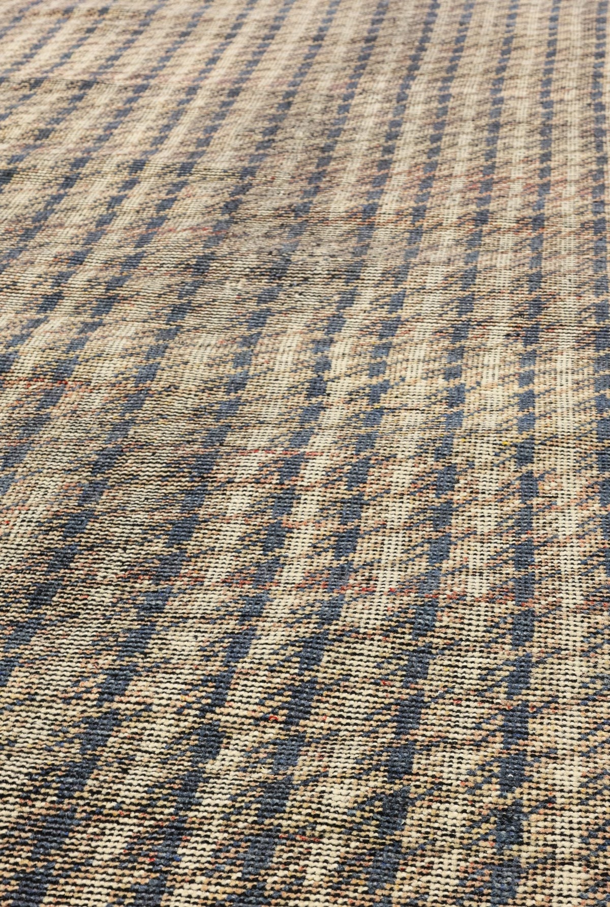 Houndstooth Handwoven Transitional Rug, J80852